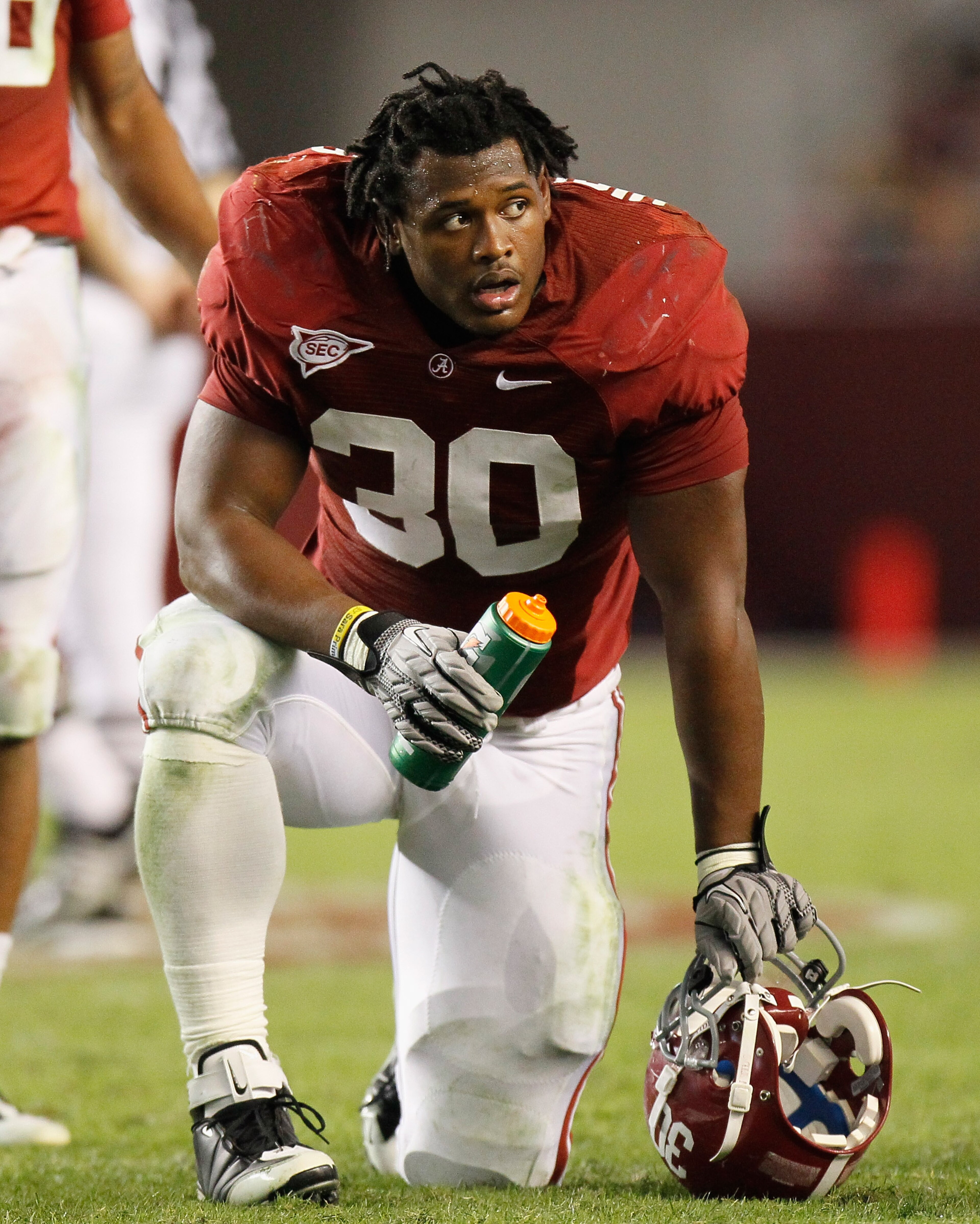 TUSCALOOSA, AL - OCTOBER 16: Dont'a Hightower #30 of the Alabama Crimson Tide against the Ole Miss Rebels at Bryant-Denny Stadium on October 16, 2010 in Tuscaloosa, Alabama. (Photo by Kevin C. Cox/Getty Images) TUSCALOOSA, AL - OCTOBER 16: Dont'a Hightower #30 of the Alabama Crimson Tide against the Ole Miss Rebels at Bryant-Denny Stadium on October 16, 2010 in Tuscaloosa, Alabama. (Photo by Kevin C. Cox/Getty Images)