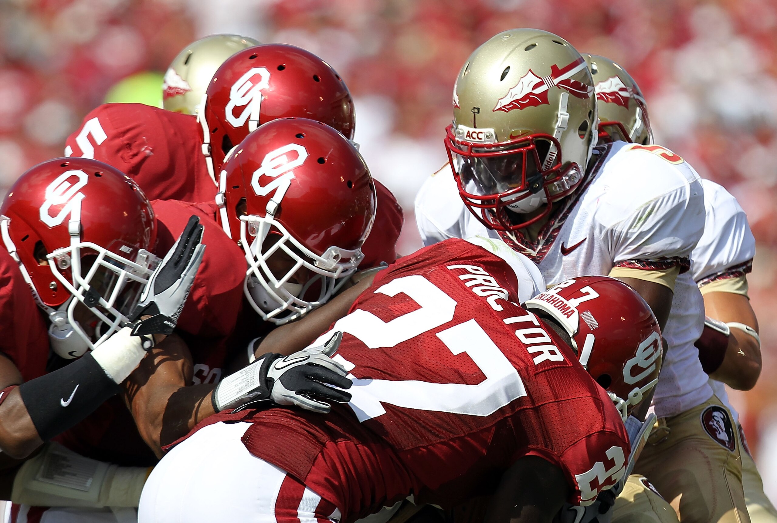 NORMAN, OK - SEPTEMBER 11: Lamarcus Joyner #20 of the Florida State Seminoles returns a kick against Sam Proctor #27 of the Oklahoma Sooners at Gaylord Family Oklahoma Memorial Stadium on September 11, 2010 in Norman, Oklahoma. (Photo by Ronald Martinez NORMAN, OK - SEPTEMBER 11: Lamarcus Joyner #20 of the Florida State Seminoles returns a kick against Sam Proctor #27 of the Oklahoma Sooners at Gaylord Family Oklahoma Memorial Stadium on September 11, 2010 in Norman, Oklahoma. (Photo by Ronald Martinez