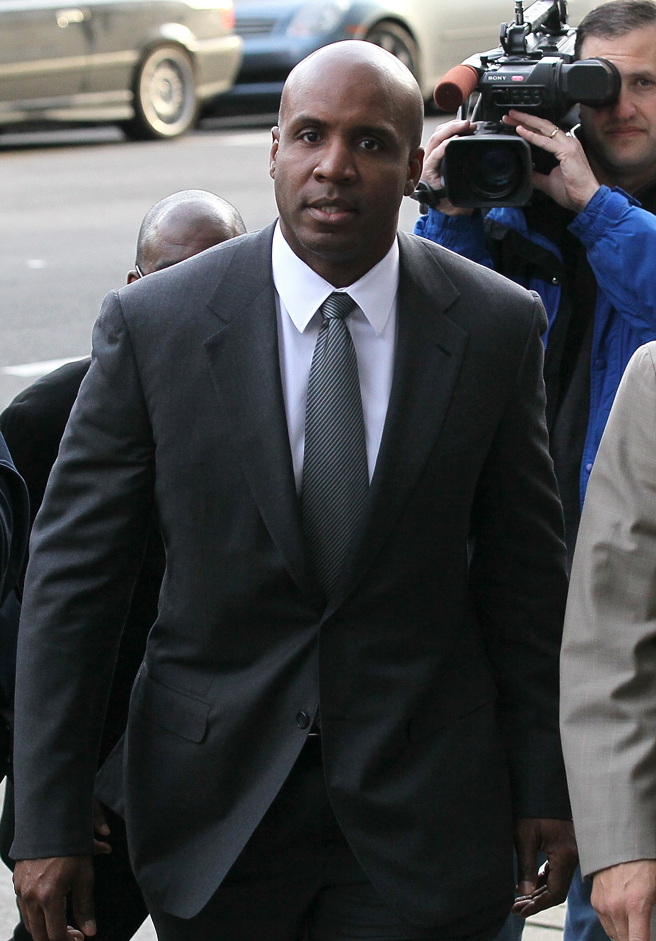 SAN FRANCISCO, CA - MARCH 29:  Former Major League Baseball player Barry Bonds arrives at federal court for his perjury trial on March 29, 2011 in San Francisco, California. Barry Bonds' perjury trial accusing him of lying to a grand jury about his use of