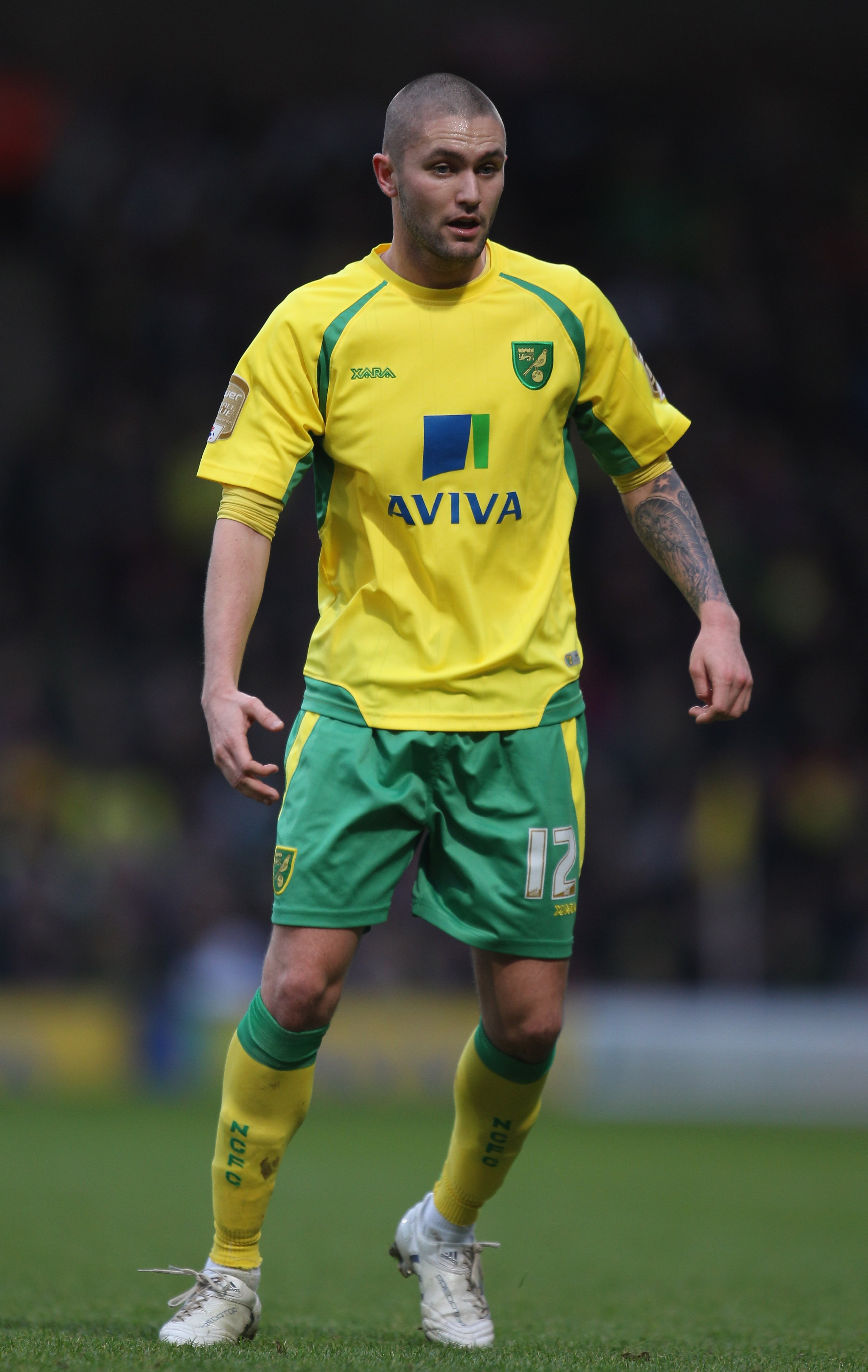 NORWICH, ENGLAND - JANUARY 15:   Henri Lansbury of Norwich City in action during the npower Championship match between Norwich City and  Cardiff City at Carrow Road on January 15, 2011 in Norwich, England.  (Photo by Mark Thompson/Getty Images)