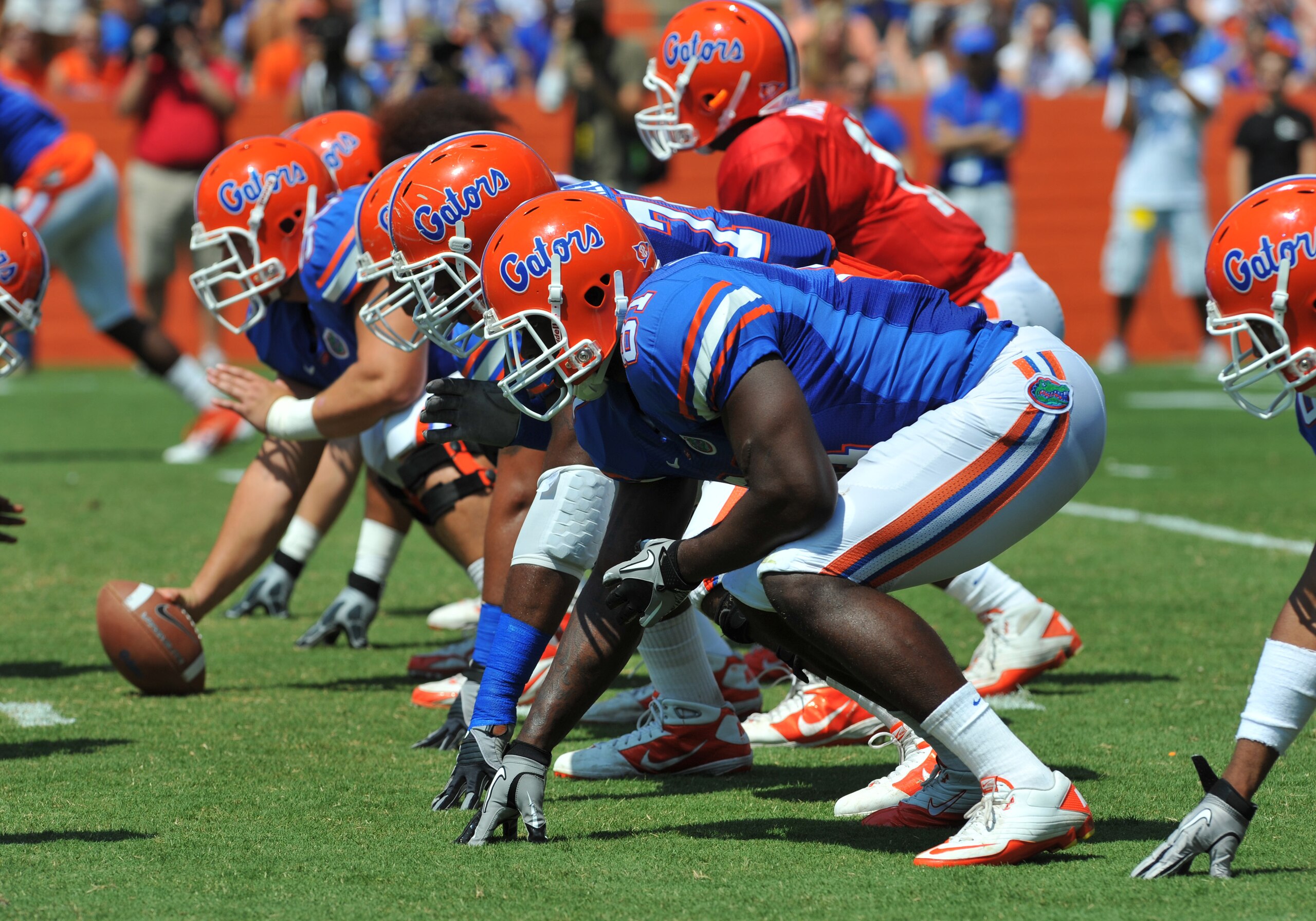 GAINESVILLE, FL - APRIL 9:  Tight end A. C. Leonard #81 of the Florida Gators lines up on the offensive line during the Orange and Blue spring football game April 9, 2011 at Ben Hill Griffin Stadium in  Gainesville, Florida.  (Photo by Al Messerschmidt/Ge