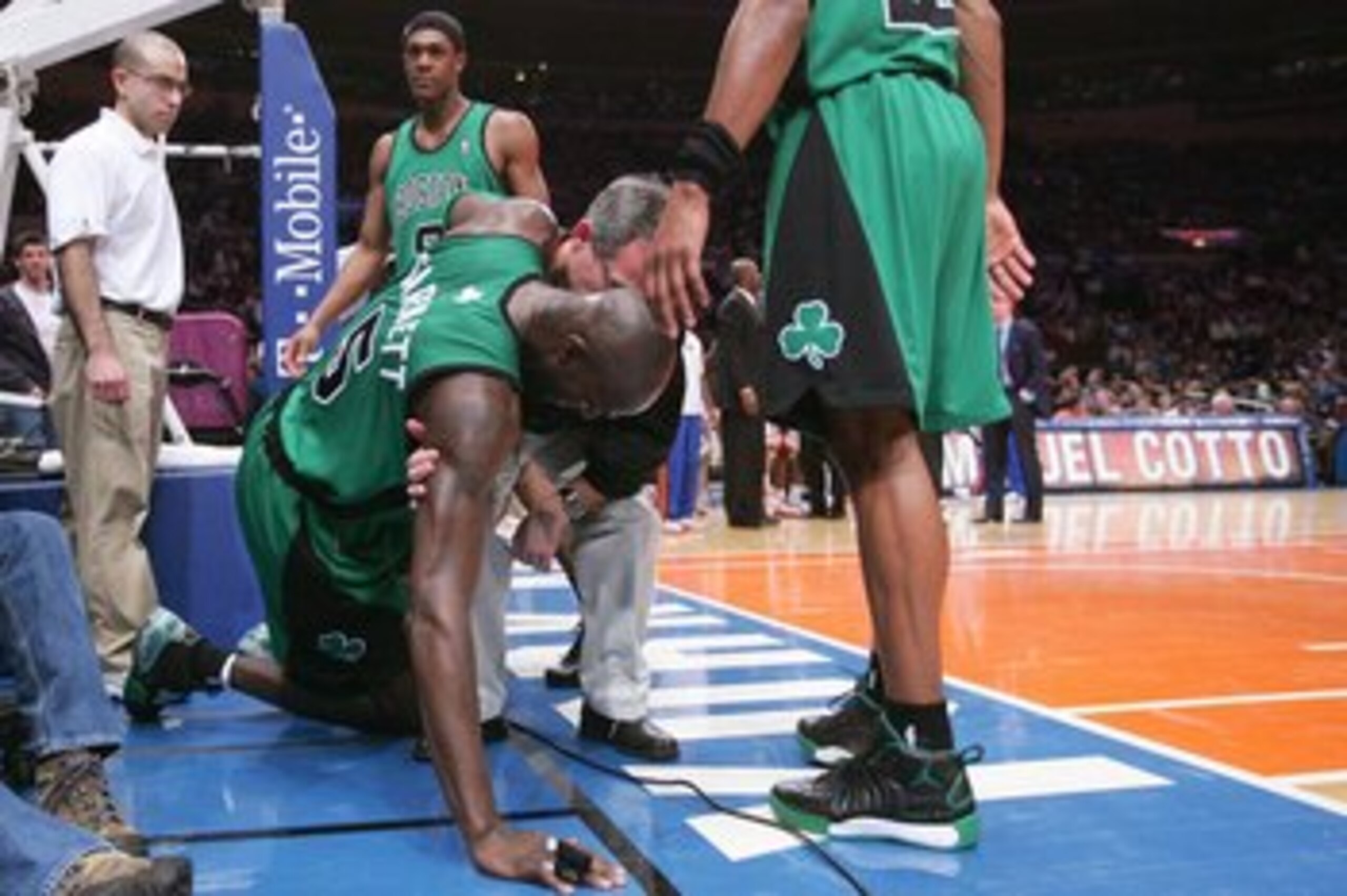 NEW YORK - FEBRUARY 06:  Kevin Garnett #5 of the Boston Celtics is injured against the New York Knicks at Madison Square Garden on February 6, 2009 in New York City. NOTE TO USER: User expressly acknowledges and agrees that, by downloading and/or using th