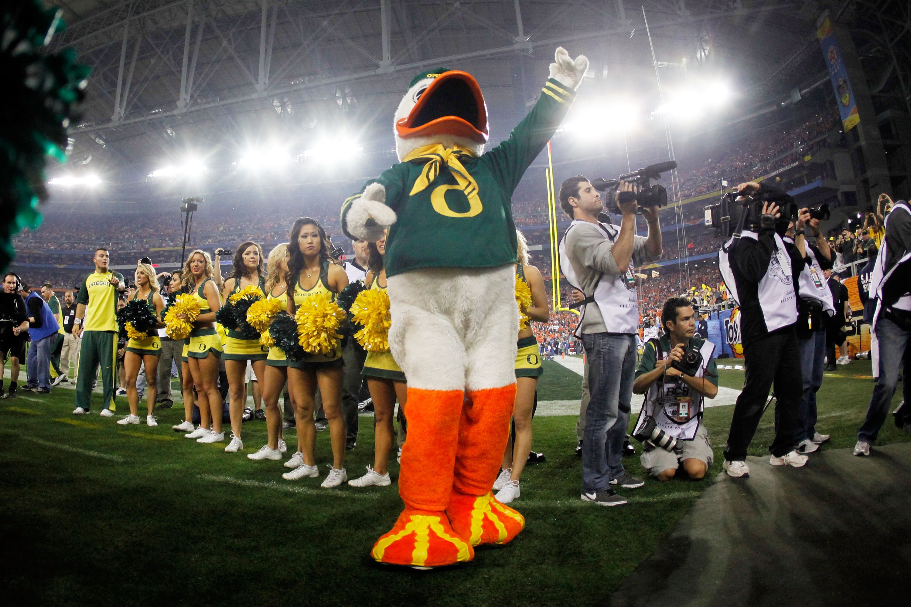GLENDALE, AZ - JANUARY 10:  The Oregon Duck performs during their Tostitos BCS National Championship Game against the Auburn Tigers at University of Phoenix Stadium on January 10, 2011 in Glendale, Arizona.  (Photo by Jonathan Ferrey/Getty Images)