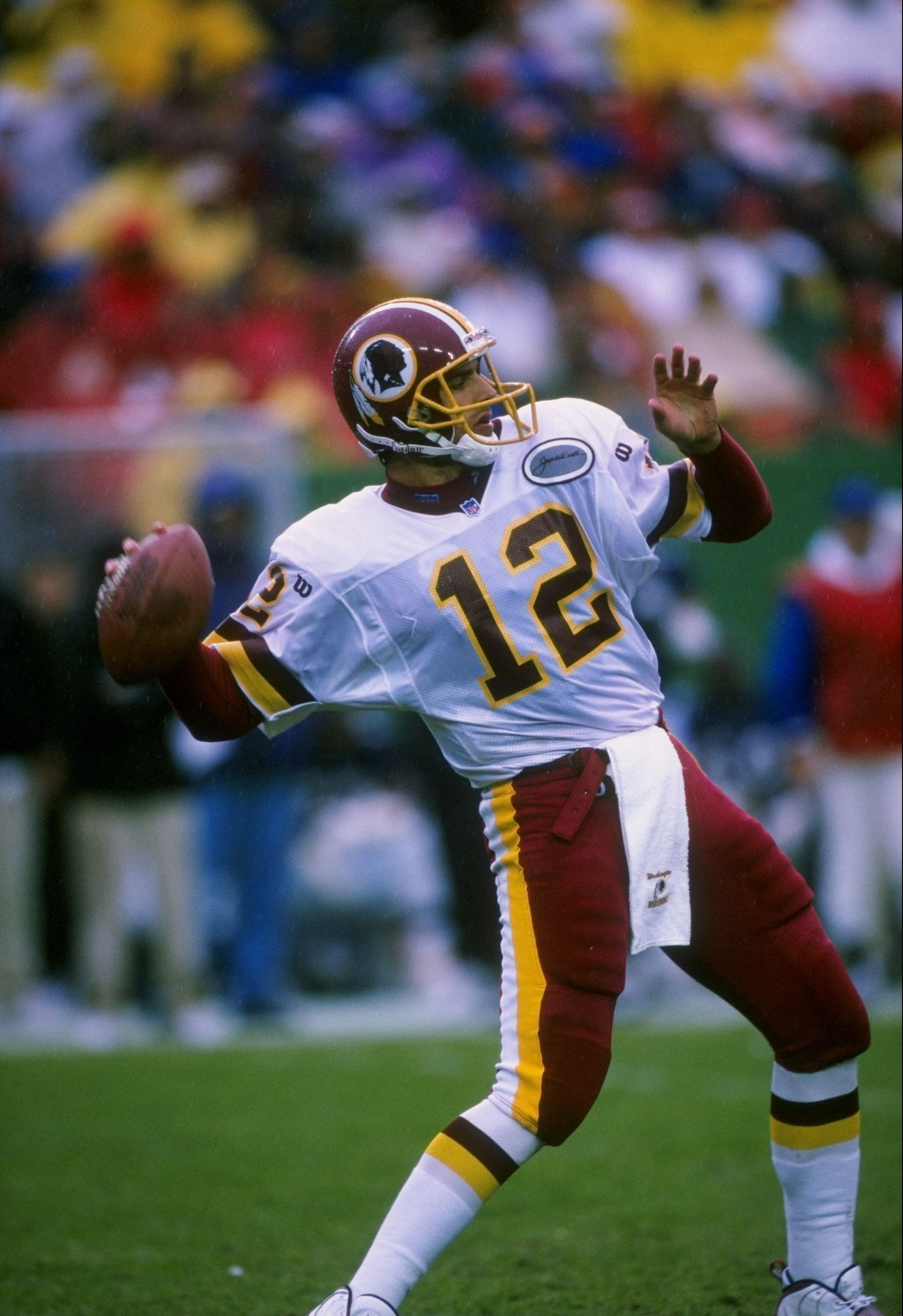 26 Oct 1997:  Quarterback Gus Frerotte of the Washington Redskins looks to pass the ball during a game against the Baltimore Ravens at Jack Kent Cooke Stadium in Raljon, Maryland.   The Ravens won the game, 20-17. Mandatory Credit: Ted Mathias  /Allsport