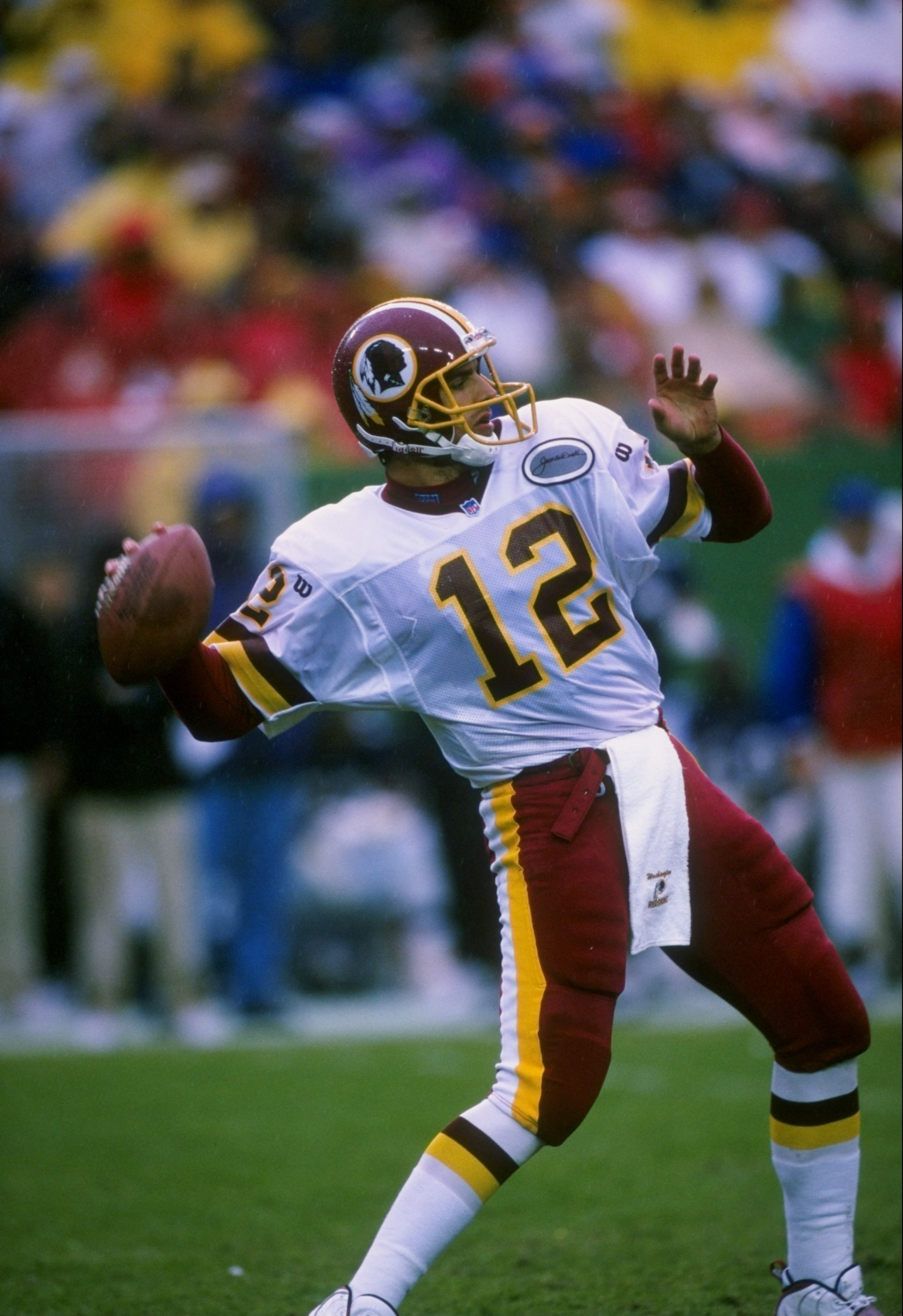 26 Oct 1997:  Quarterback Gus Frerotte of the Washington Redskins looks to pass the ball during a game against the Baltimore Ravens at Jack Kent Cooke Stadium in Raljon, Maryland.   The Ravens won the game, 20-17. Mandatory Credit: Ted Mathias  /Allsport