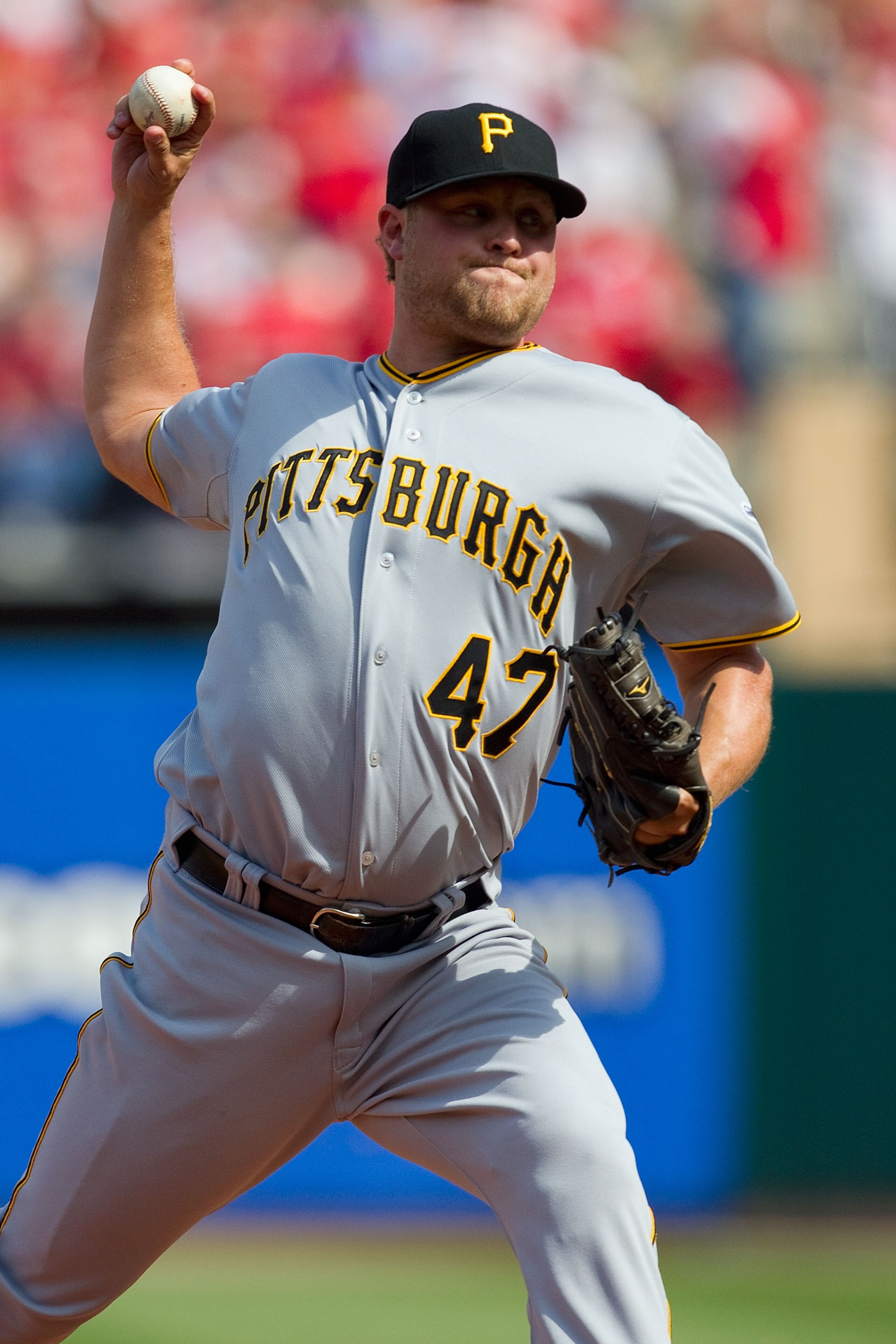 ST. LOUIS, MO - APRIL 6: Reliever Evan Meek #47 of the Pittsburgh Pirates pitches against the St. Louis Cardinals at Busch Stadium on April 6, 2011 in St. Louis, Missouri.  (Photo by Dilip Vishwanat/Getty Images)