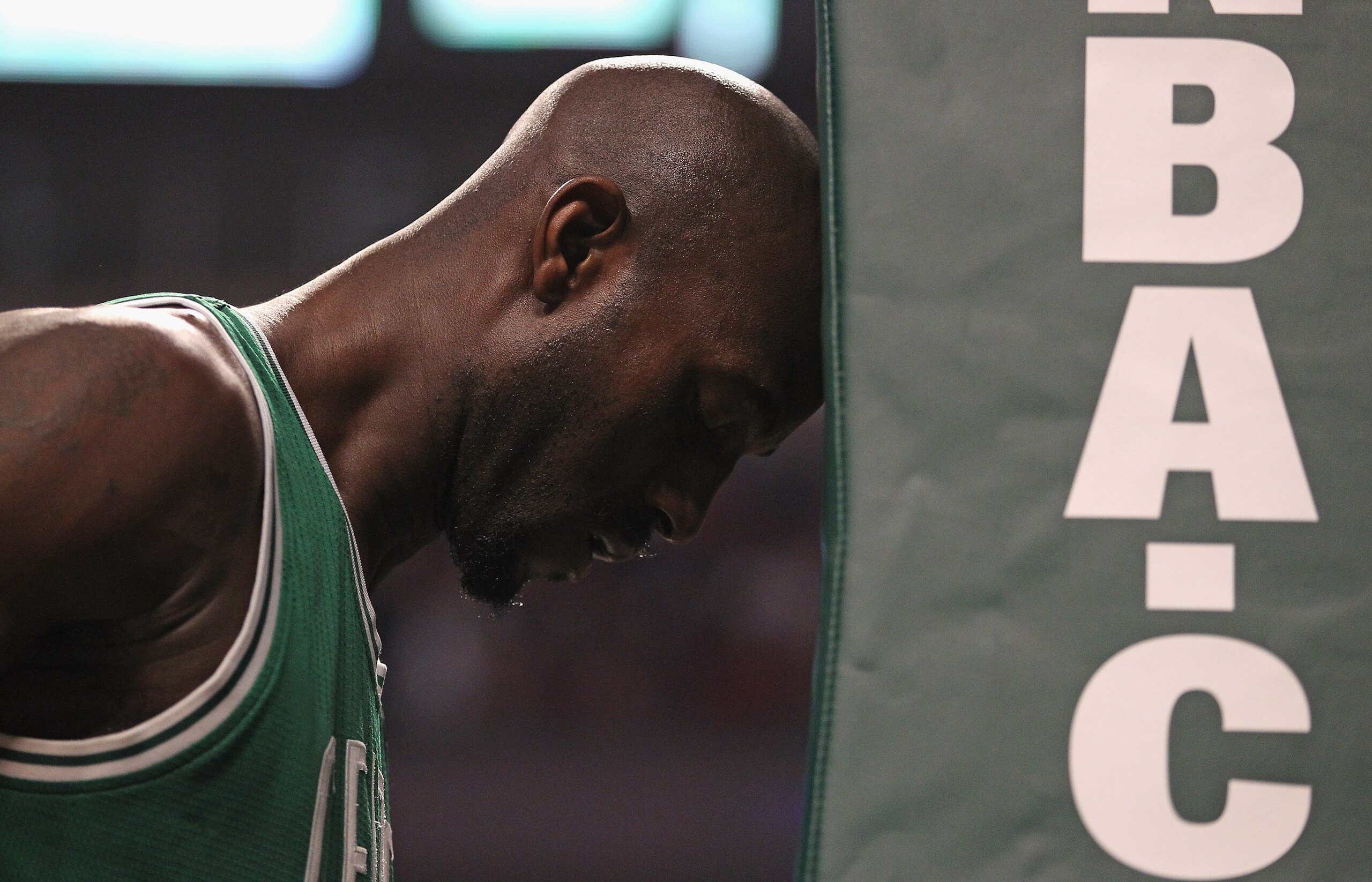 CHICAGO, IL - APRIL 07: Kevin Garnett #5 of the Boston Celtics puts his head the pad of the stanchion before a game against the Chicago Bulls at United Center on April 7, 2011 in Chicago, Illinois. The Bulls defeated the Celtics 97-81. NOTE TO USER: User CHICAGO, IL - APRIL 07: Kevin Garnett #5 of the Boston Celtics puts his head the pad of the stanchion before a game against the Chicago Bulls at United Center on April 7, 2011 in Chicago, Illinois. The Bulls defeated the Celtics 97-81. NOTE TO USER: User