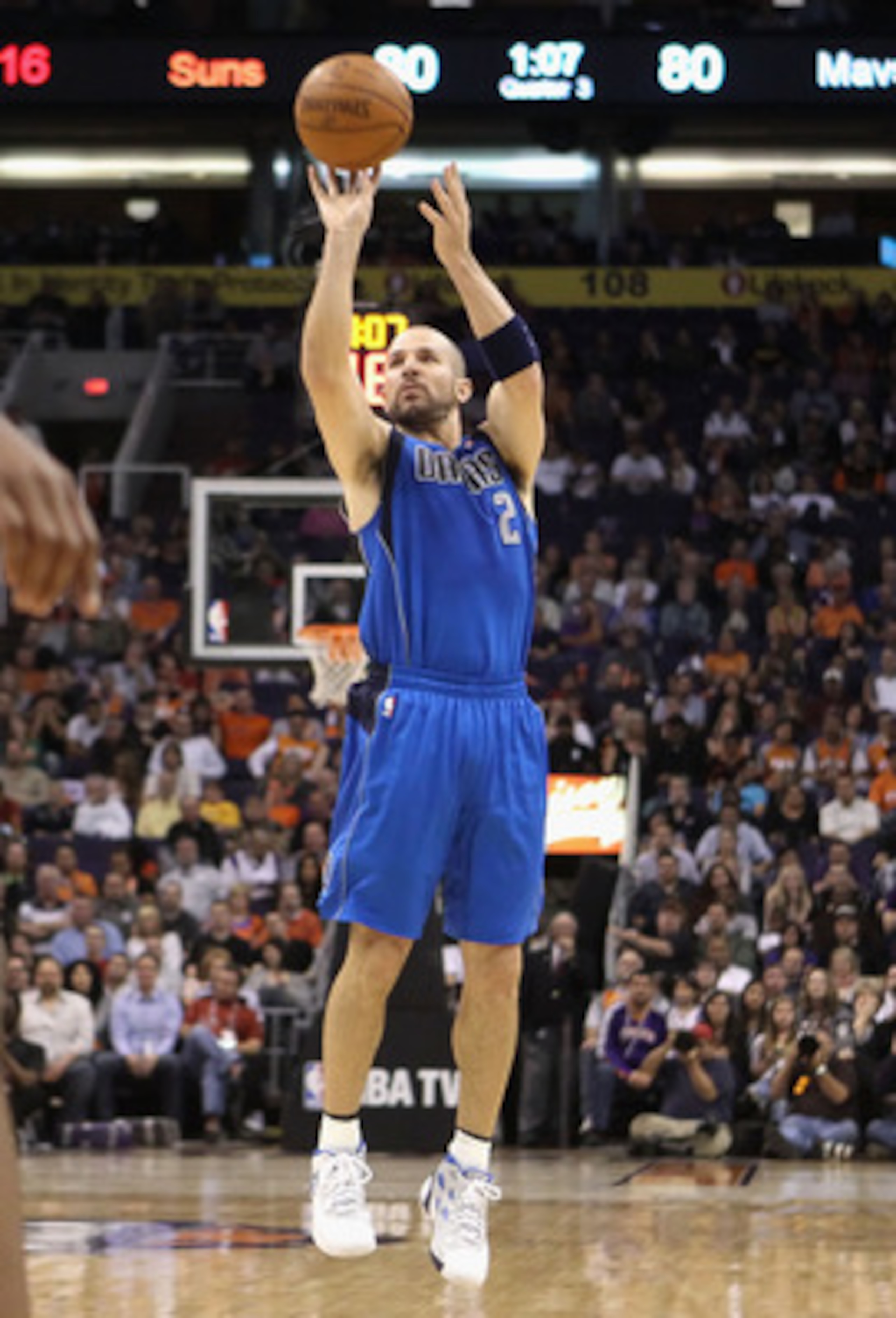PHOENIX, AZ - FEBRUARY 17:  Jason Kidd #2 of the Dallas Mavericks puts up a shot during the NBA game against the Phoenix Suns at US Airways Center on February 17, 2011 in Phoenix, Arizona.  The Mavericks defeated the Suns 112-106.  NOTE TO USER: User expr