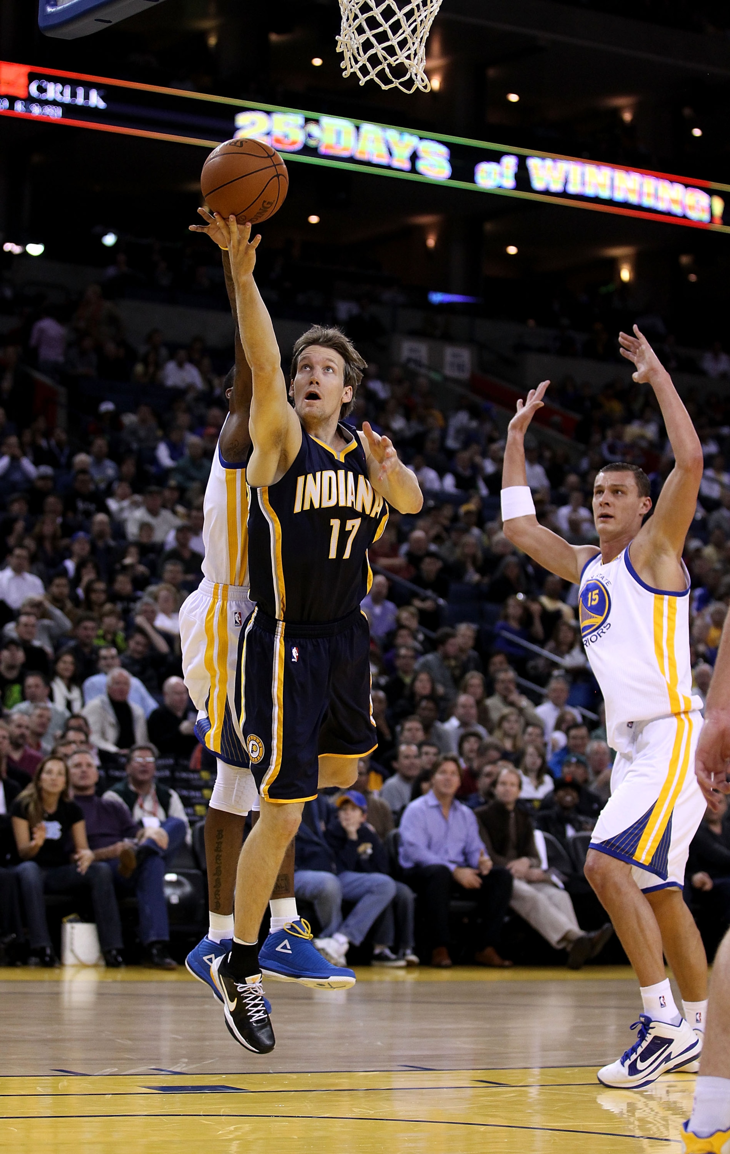 OAKLAND, CA - JANUARY 19: Mike Dunleavy #17 of the Indiana Pacers goes up for a shot during their game against the Golden State Warriors at Oracle Arena on January 19, 2011 in Oakland, California. NOTE TO USER: User expressly acknowledges and agrees tha OAKLAND, CA - JANUARY 19: Mike Dunleavy #17 of the Indiana Pacers goes up for a shot during their game against the Golden State Warriors at Oracle Arena on January 19, 2011 in Oakland, California. NOTE TO USER: User expressly acknowledges and agrees tha