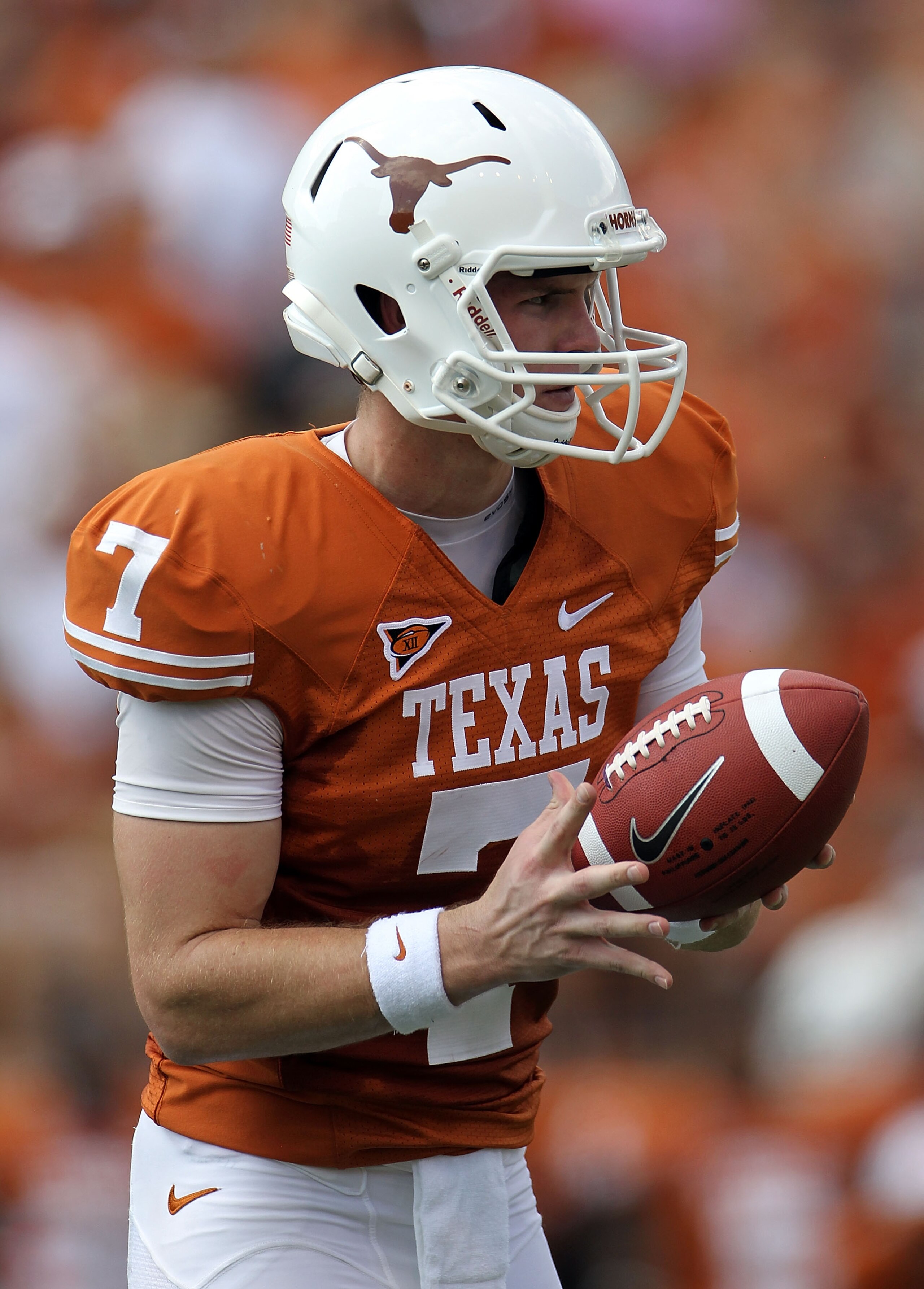 AUSTIN, TX - SEPTEMBER 25: Quarterback Garrett Gilbert #7 of the Texas Longhorns at Darrell K Royal-Texas Memorial Stadium on September 25, 2010 in Austin, Texas. (Photo by Ronald Martinez/Getty Images) AUSTIN, TX - SEPTEMBER 25: Quarterback Garrett Gilbert #7 of the Texas Longhorns at Darrell K Royal-Texas Memorial Stadium on September 25, 2010 in Austin, Texas. (Photo by Ronald Martinez/Getty Images)