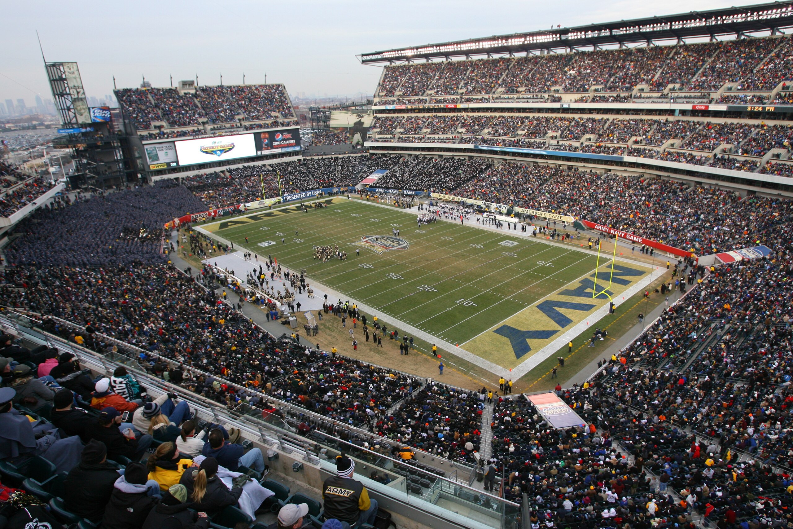 PHILADELPHIA - DECEMBER 11: A view of the field during a game between the Army Black Knights and the Navy Midshipmen on December 11, 2010 at Lincoln Financial Field in Philadelphia, Pennsylvania. The Midshipmen won 31-17. (Photo by Hunter Martin/Getty Ima