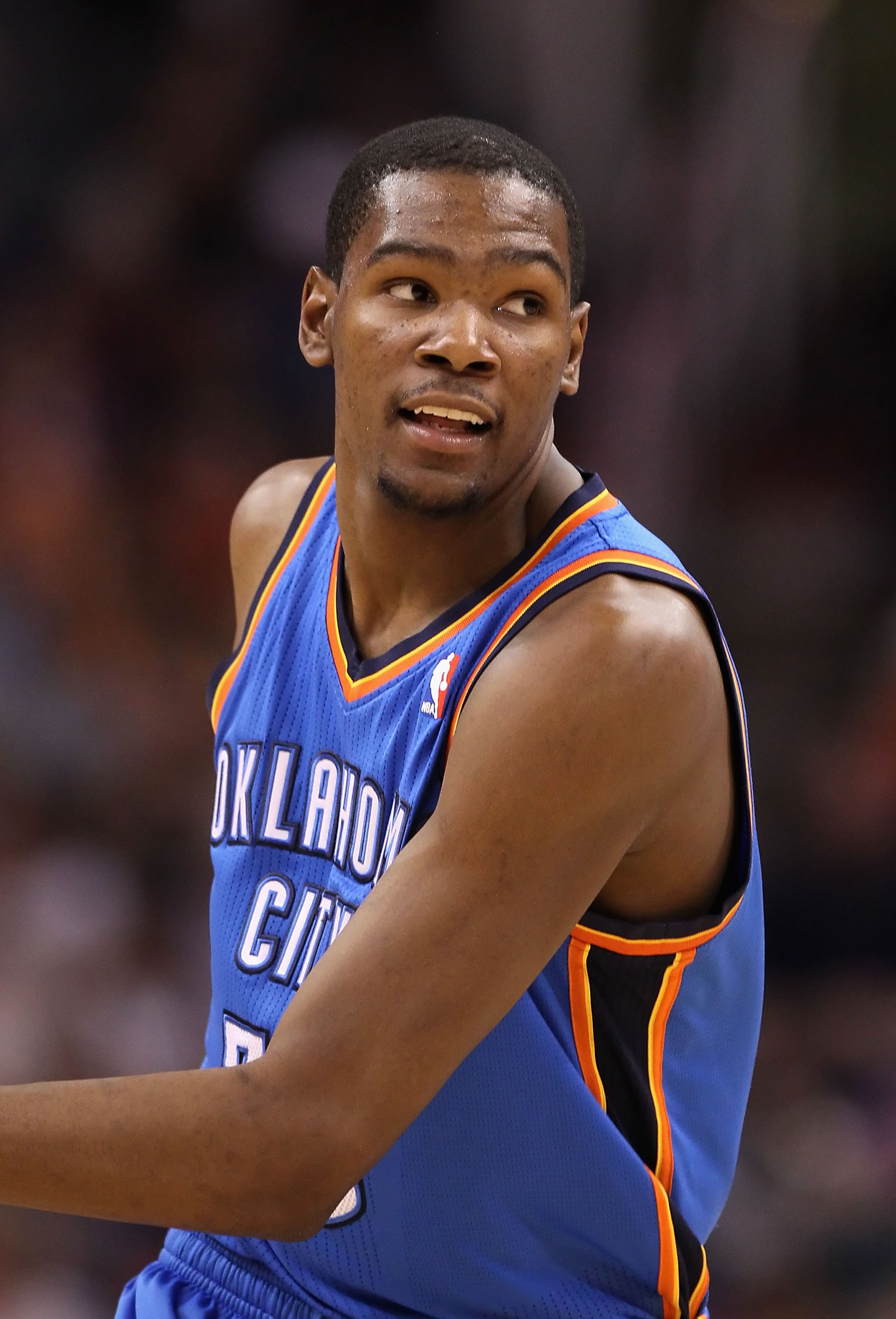 PHOENIX, AZ - MARCH 30:  Kevin Durant #35 of the Oklahoma City Thunder in action during the NBA game against the Phoenix Suns at US Airways Center on March 30, 2011 in Phoenix, Arizona. The Thunder defeated the Suns 116-98.   NOTE TO USER: User expressly