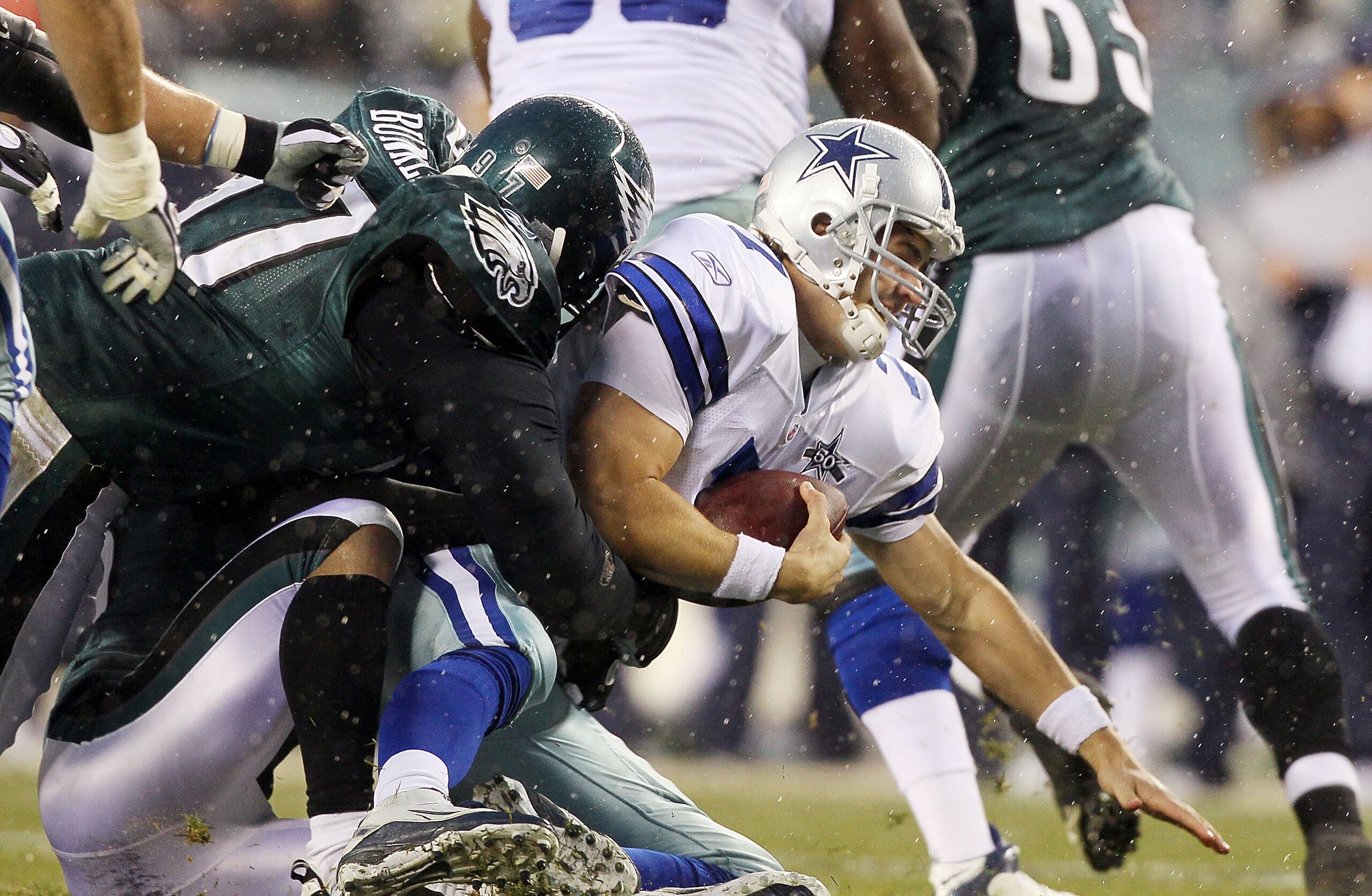 PHILADELPHIA, PA - JANUARY 02:  Brodrick Bunkley #97 of the Philadelphia Eagles sacks Stephen McGee #7 of the Dallas Cowboys on January 2, 2011 at Lincoln Financial Field in Philadelphia, Pennsylvania.  (Photo by Jim McIsaac/Getty Images)