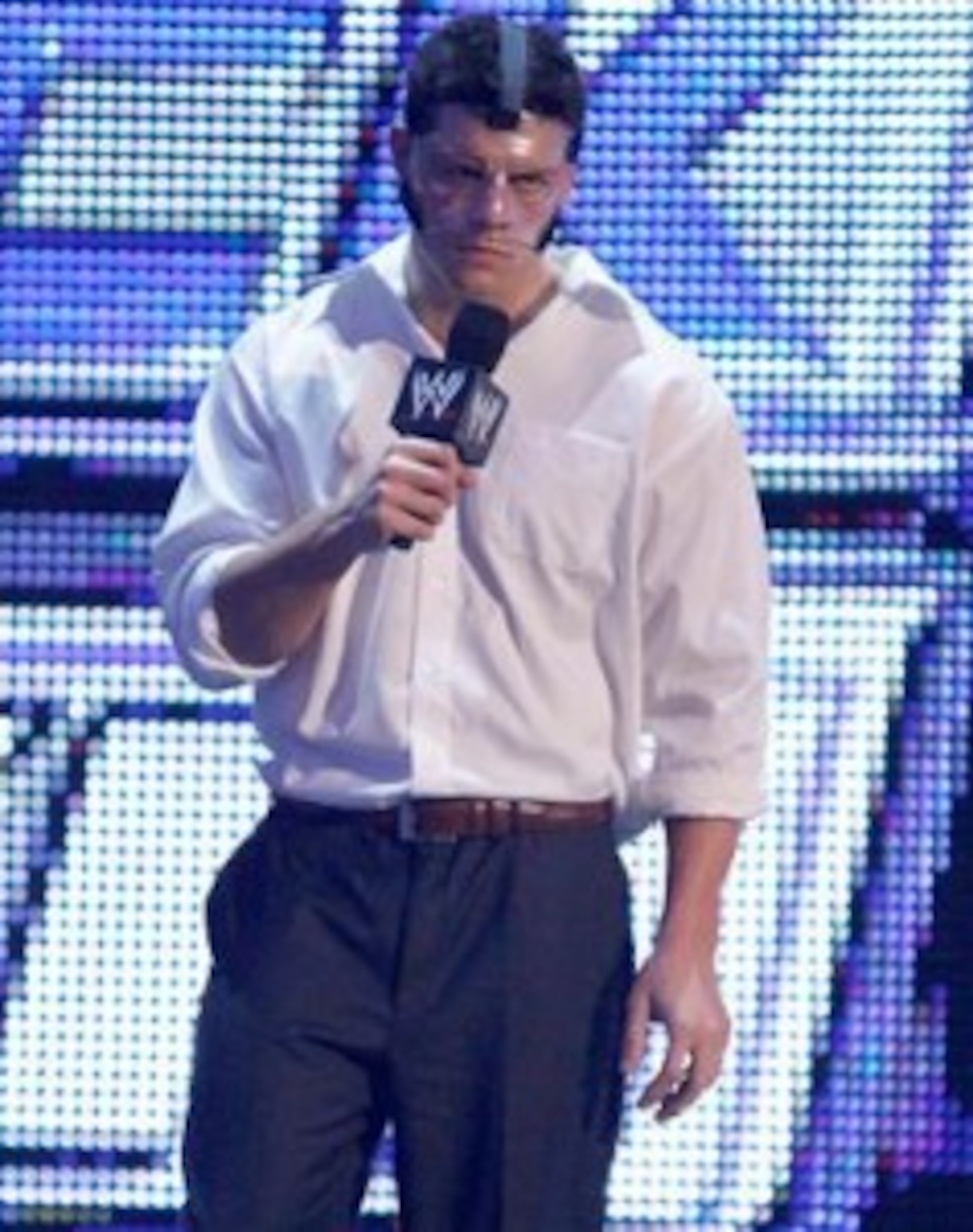 http://www.wwefighters.com/wp-content/uploads/2011/03/Cody-Rhodes-Talking-to-Mysterio1-237x300.jpg