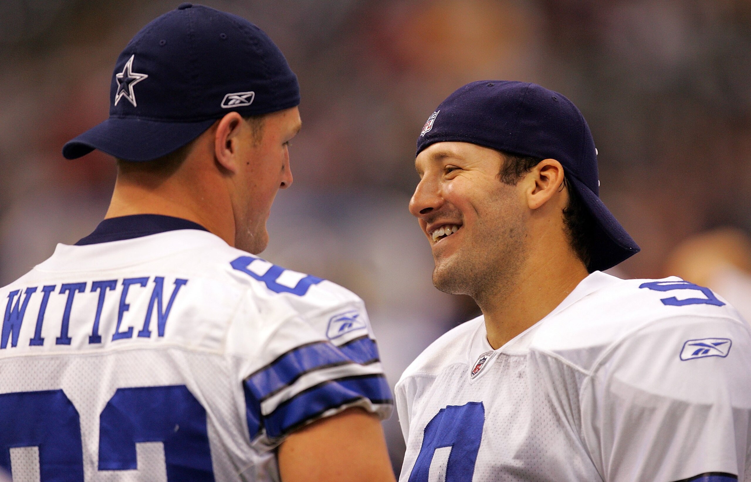 DALLAS - AUGUST 22:  Quarterback Tony Romo #9 of the Dallas Cowboys with Jason Witten #82 during a preseason game against the Houston Texans at Texas Stadium on August 22, 2008 in Irving, Texas.  (Photo by Ronald Martinez/Getty Images)