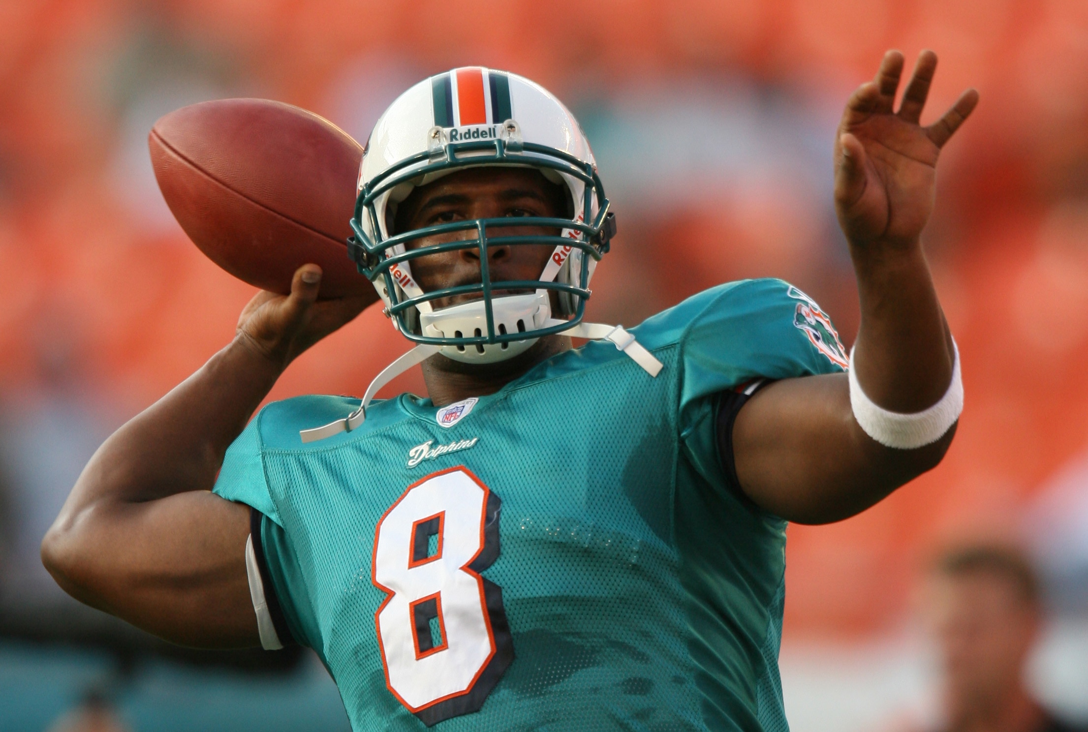MIAMI - AUGUST 12:  Quarterback Daunte Culpepper #8 of the Miami Dolphins passes the ball druing warm-ups for the game against the Jacksonville Jaguars at Dolphin Stadium on August 12, 2006 in Miami, Florida. The Jaguars won 31-26.  (Photo by Doug Benc/Ge