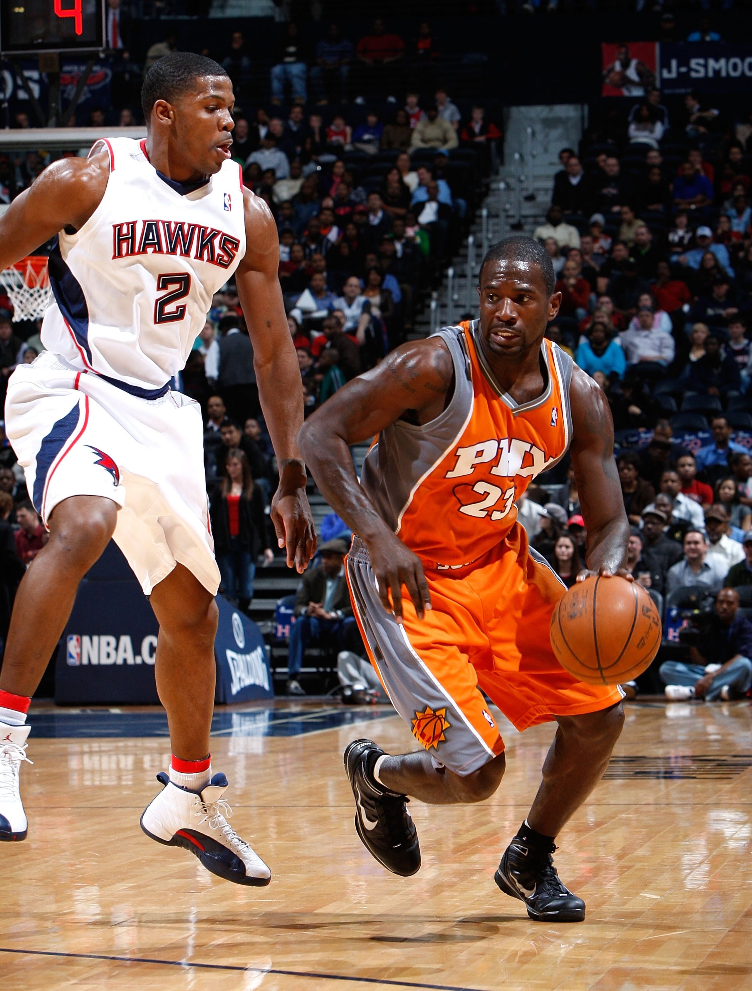 ATLANTA - JANUARY 15:  Jason Richardson #23 of the Phoenix Suns against Joe Johnson #2 of the Atlanta Hawks at Philips Arena on January 15, 2010 in Atlanta, Georgia.  NOTE TO USER: User expressly acknowledges and agrees that, by downloading and/or using t