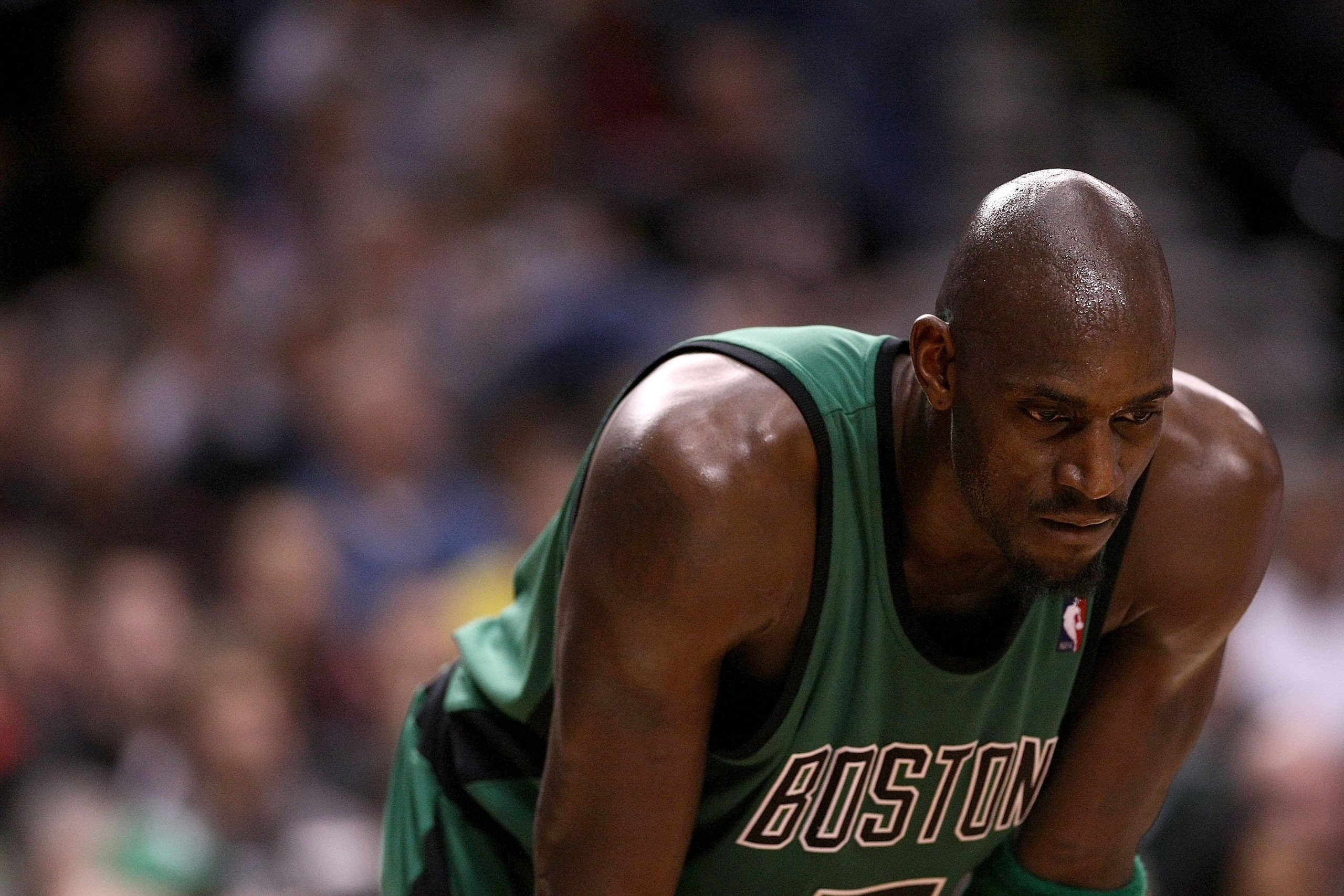 PORTLAND, OR - DECEMBER 30: Kevin Garnett #5 of the Boston Celtics takes a break against the Portland Trail Blazers at the Rose Garden on December 30, 2008 in Portland, Oregon. NOTE TO USER: User expressly acknowledges and agrees that, by downloading a PORTLAND, OR - DECEMBER 30: Kevin Garnett #5 of the Boston Celtics takes a break against the Portland Trail Blazers at the Rose Garden on December 30, 2008 in Portland, Oregon. NOTE TO USER: User expressly acknowledges and agrees that, by downloading a