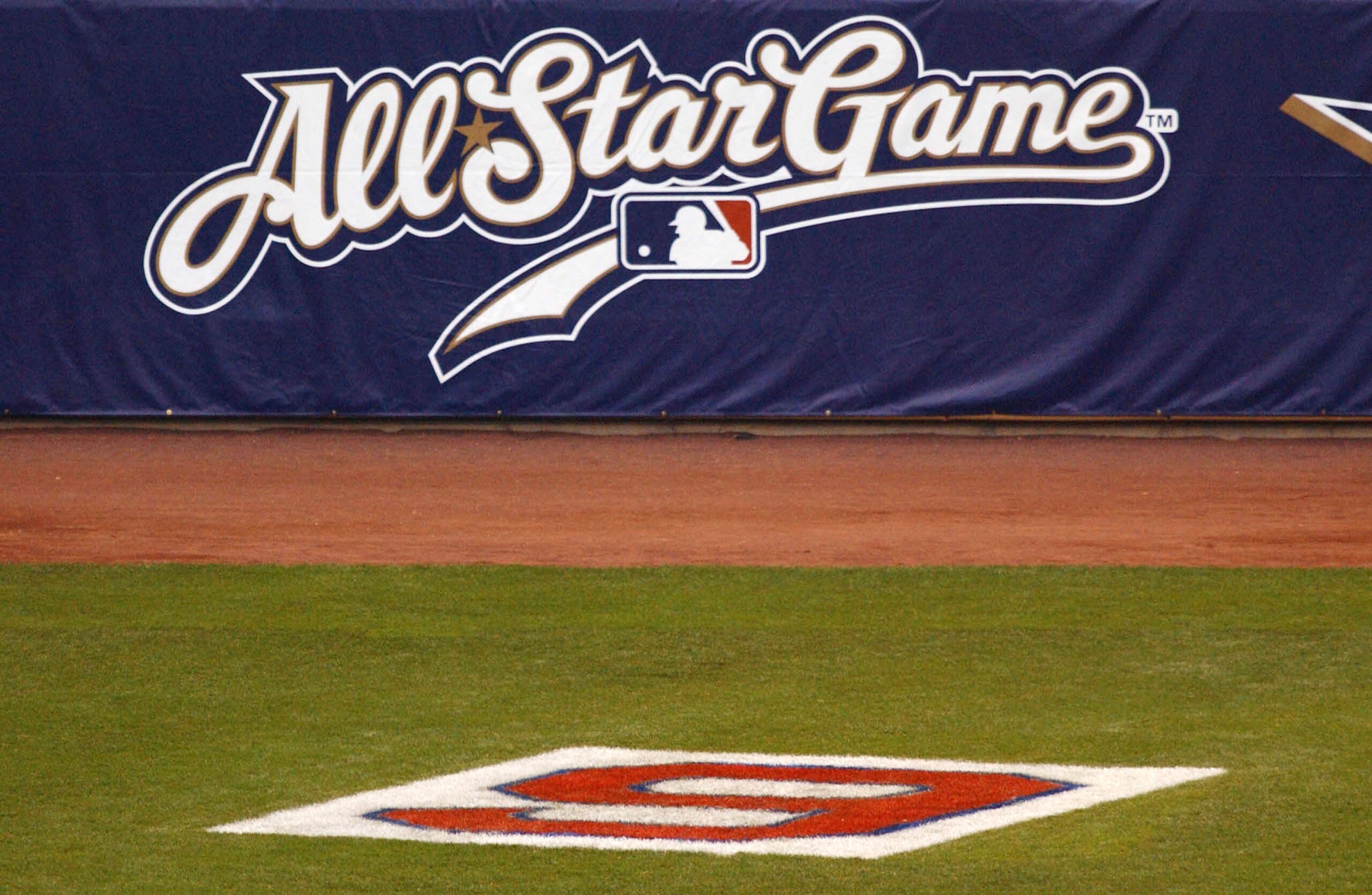 MILWAUKEE, WI - JULY 9: The number '9' painted on the grass in leftfield to honor Ted Willims during the MLB All Star Game on July 9, 2002 at Miller Field in Milwaukee, Wisconsin.  (Photo By Matthew Stockman/Getty Images)