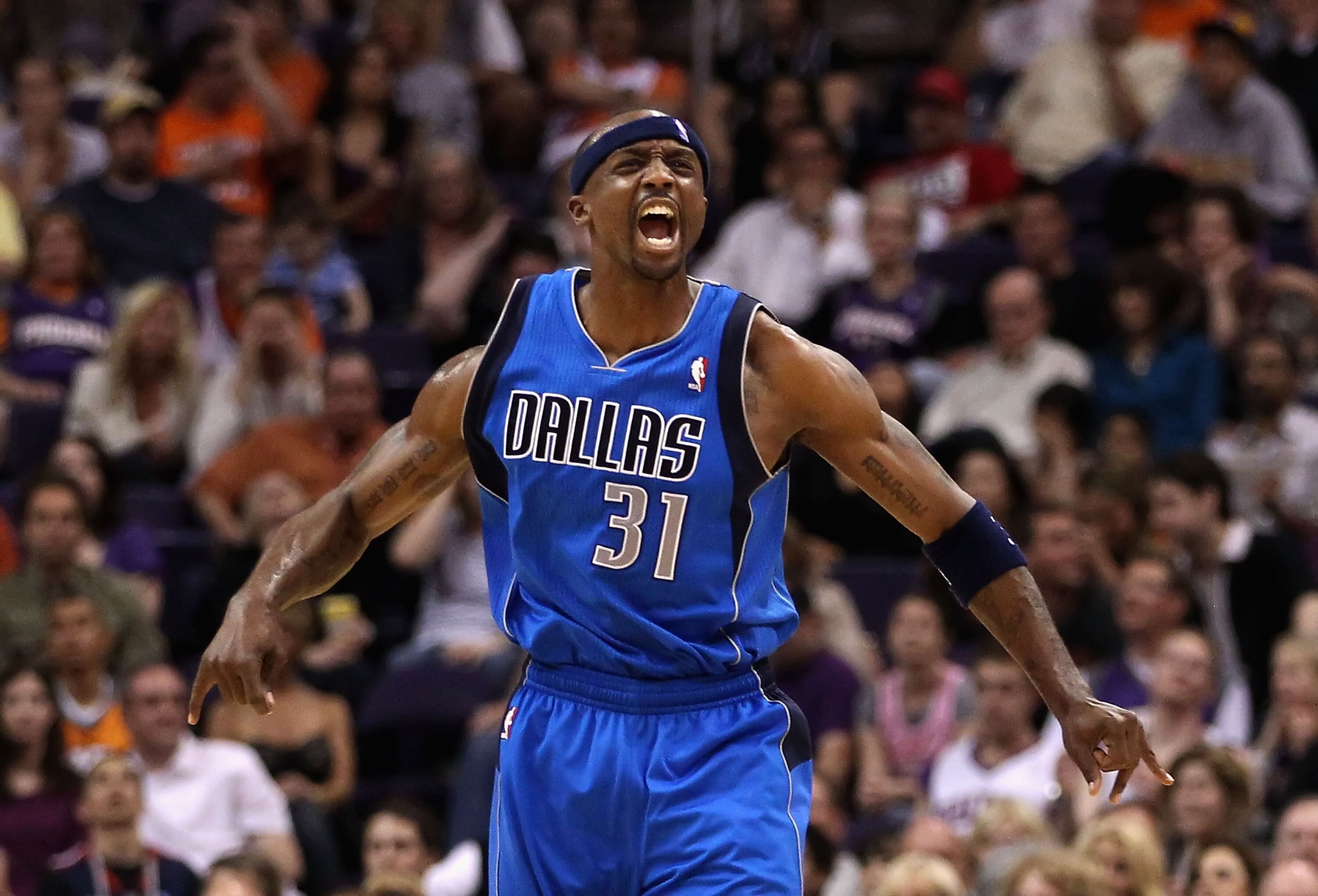 PHOENIX, AZ - MARCH 27:  Jason Terry #31 of the Dallas Mavericks celebrates after hitting a three point shot against the Phoenix Suns during the NBA game at US Airways Center on March 27, 2011 in Phoenix, Arizona.  The Mavericks defeated the Suns 91-83.