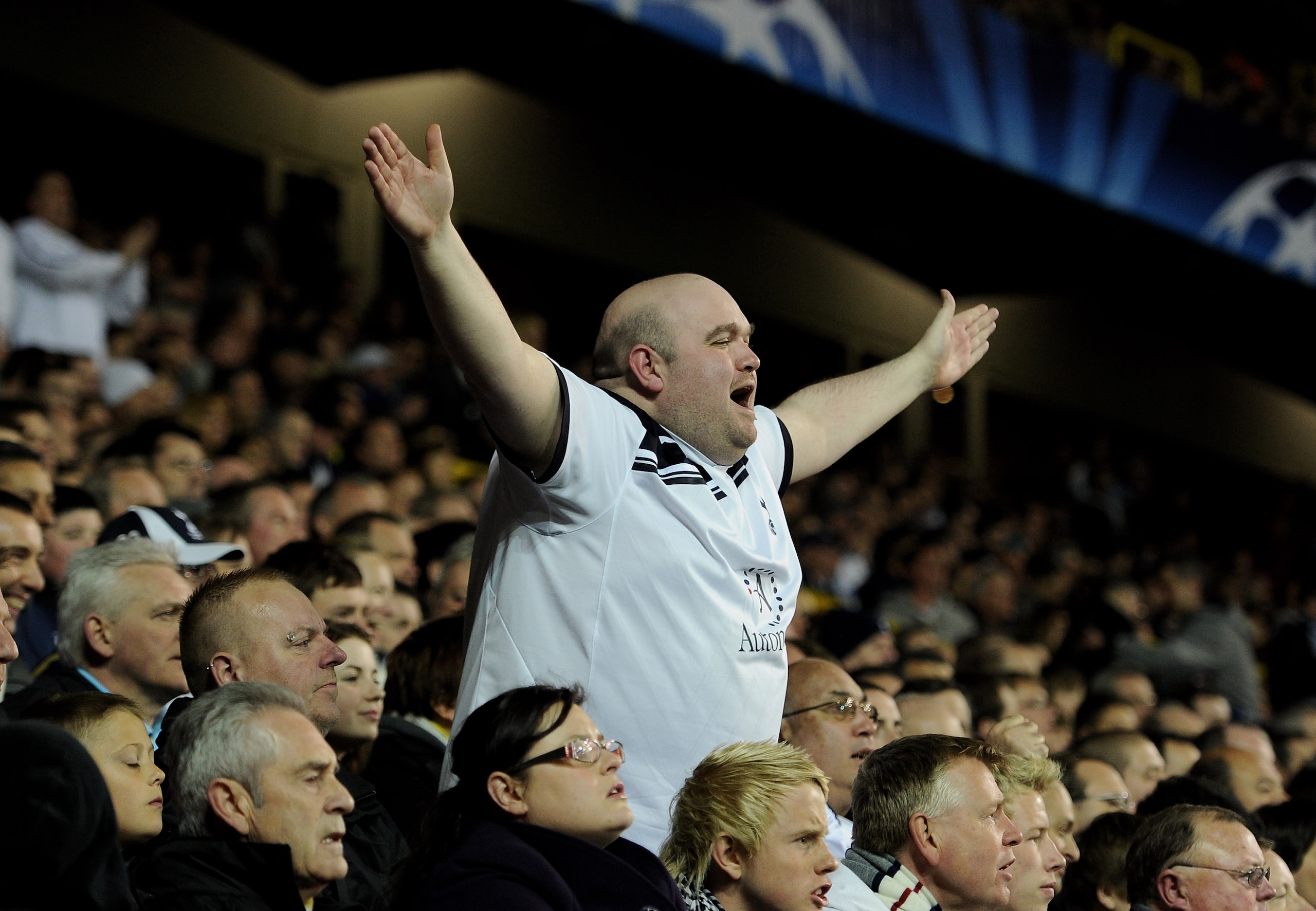 LONDON, ENGLAND - APRIL 13: A Spurs fan shows his support during the UEFA Champions League quarter final second leg match between Tottenham Hotspur and Real Madrid at White Hart Lane on April 13, 2011 in London, England.  (Photo by Jasper Juinen/Getty Ima