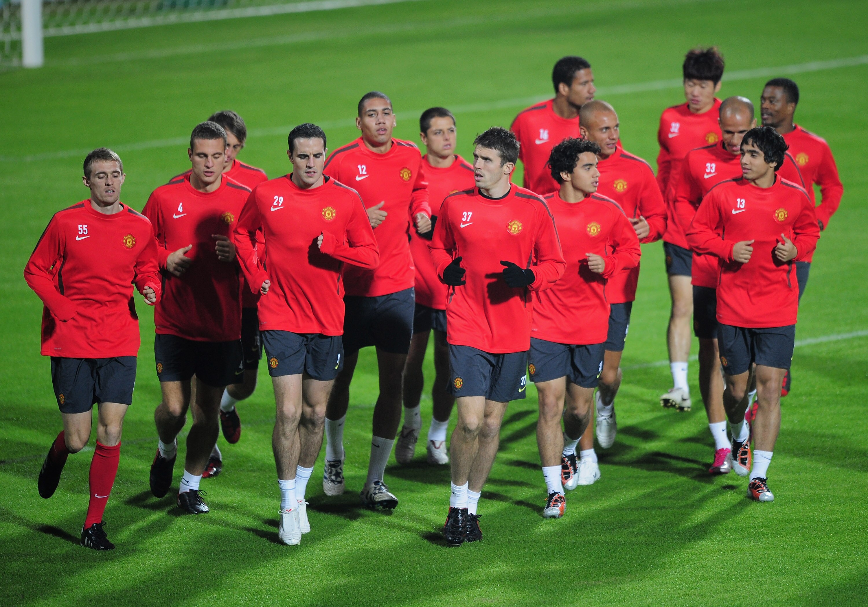 BURSA, TURKEY - NOVEMBER 01:  Michael Carrick of Manchester United leads the warm-up during training at the Bursa Ataturk Stadium, ahead of their UEFA Champions League Group C match against Bursaspor, on November 1, 2010 in Bursa, Turkey.  (Photo by Shaun