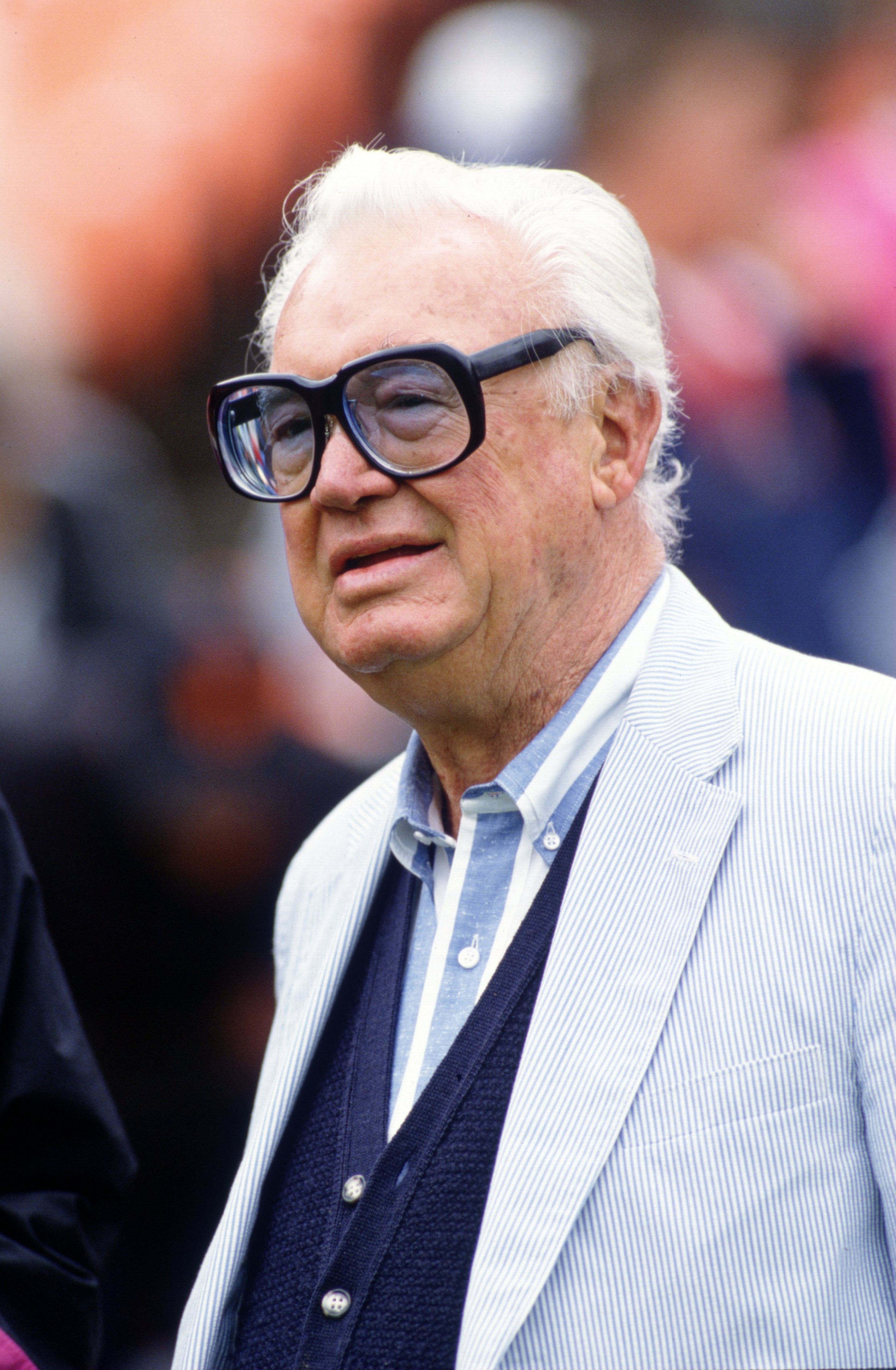 13 Oct 1995: CHICAGO CUBS ANNOUNCER HARRY CARAY BEFORE A CUBS GAME VERSUS THE SAN FRANCISCO GIANTS AT CANDLESTICK PARK IN SAN FRANCISCO, CALIFORNIA. 13 Oct 1995: CHICAGO CUBS ANNOUNCER HARRY CARAY BEFORE A CUBS GAME VERSUS THE SAN FRANCISCO GIANTS AT CANDLESTICK PARK IN SAN FRANCISCO, CALIFORNIA.