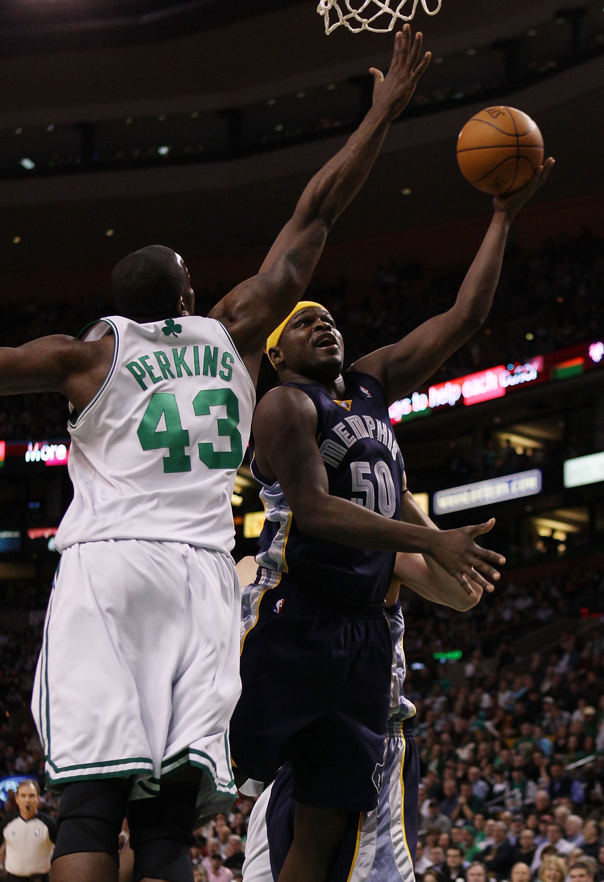 BOSTON - MARCH 10:  Zach Randolph #50 of the Memphis Grizzlies heads for the net as Kendrick Perkins #43 of the Boston Celtics defends on March 10, 2010 at the TD Garden in Boston, Massachusetts.  NOTE TO USER: User expressly acknowledges and agrees that,
