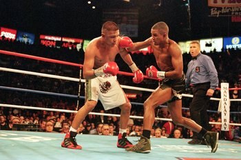 2 Dec 2000:  Felix Trinidad throws a right punch during the WBA/IBF Junoir Middleweight Championship Fight against Fernando Vargas at the Mandaly Bay Resort in Las Vegas, Nevada. Trinidad defeated Vargas in a technical knock out in round 12.Mandatory Cred