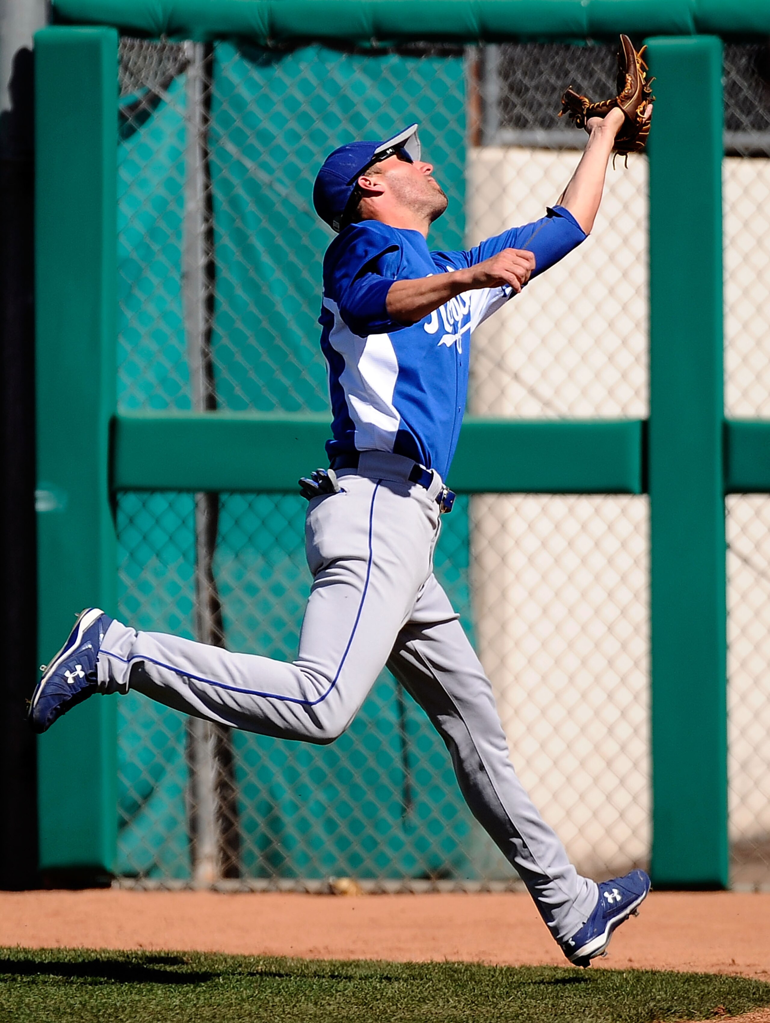MESA, AZ - MARCH 09:  Jeff Francoeur #21 of the Kansas City Royals fields the ball against the Chicago Cubs during the spring training baseball game at HoHoKam Stadium on March 9, 2011 in Mesa, Arizona.  (Photo by Kevork Djansezian/Getty Images)