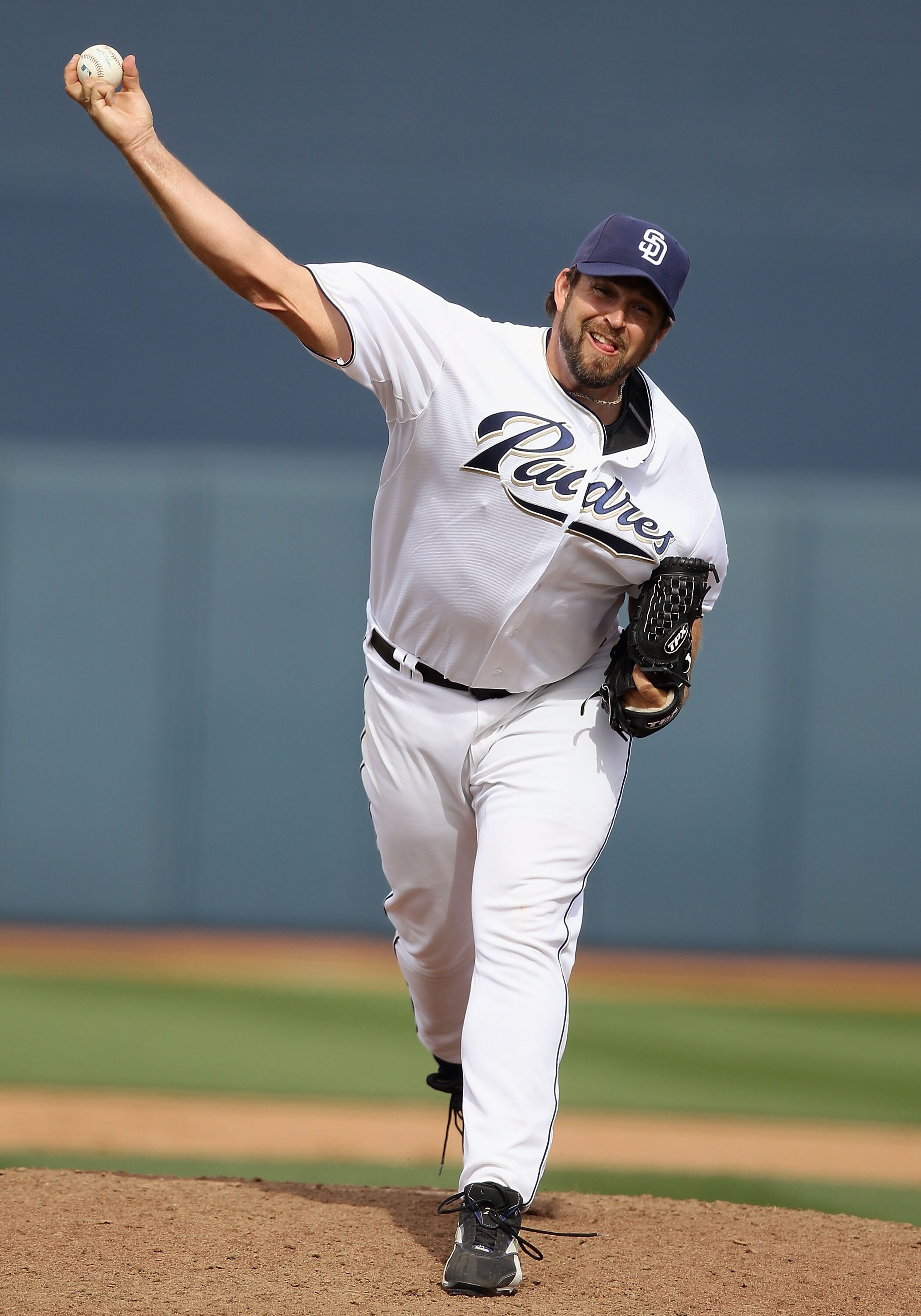 PEORIA, AZ - MARCH 06: Relief pitcher Heath Bell #21 of the San Diego Padres pitches against the Oakland Athletics during the spring training game at Peoria Stadium on March 6, 2011 in Peoria, Arizona. (Photo by Christian Petersen/Getty Images) PEORIA, AZ - MARCH 06: Relief pitcher Heath Bell #21 of the San Diego Padres pitches against the Oakland Athletics during the spring training game at Peoria Stadium on March 6, 2011 in Peoria, Arizona. (Photo by Christian Petersen/Getty Images)