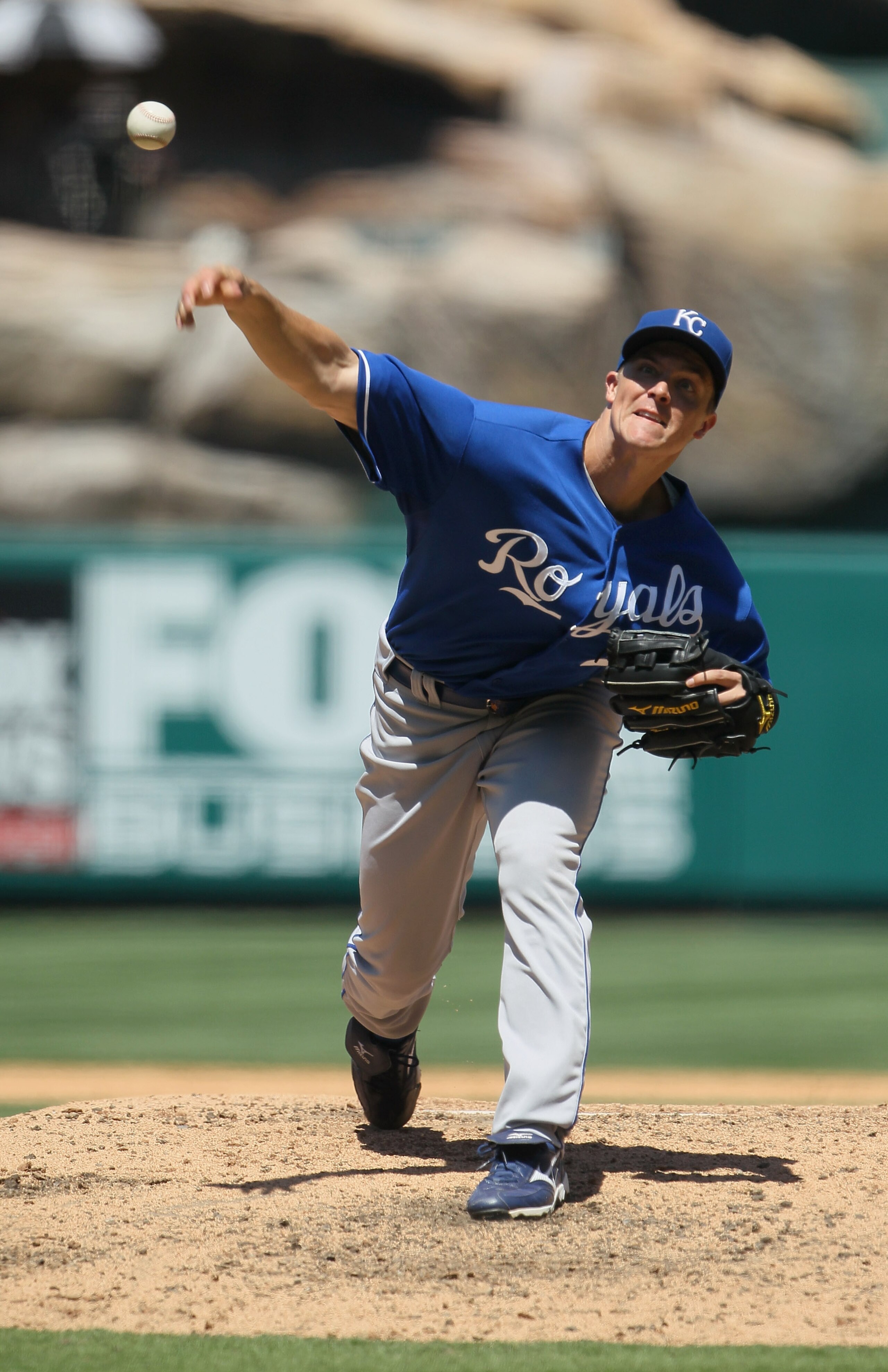ANAHEIM, CA - AUGUST 11: Zack Greinke #23 of the Kansas City Royals pitches against the Los Angeles Angels of Anaheim at Angel Stadium on August 11, 2010 in Anaheim, California. (Photo by Jeff Gross/Getty Images) ANAHEIM, CA - AUGUST 11: Zack Greinke #23 of the Kansas City Royals pitches against the Los Angeles Angels of Anaheim at Angel Stadium on August 11, 2010 in Anaheim, California. (Photo by Jeff Gross/Getty Images)