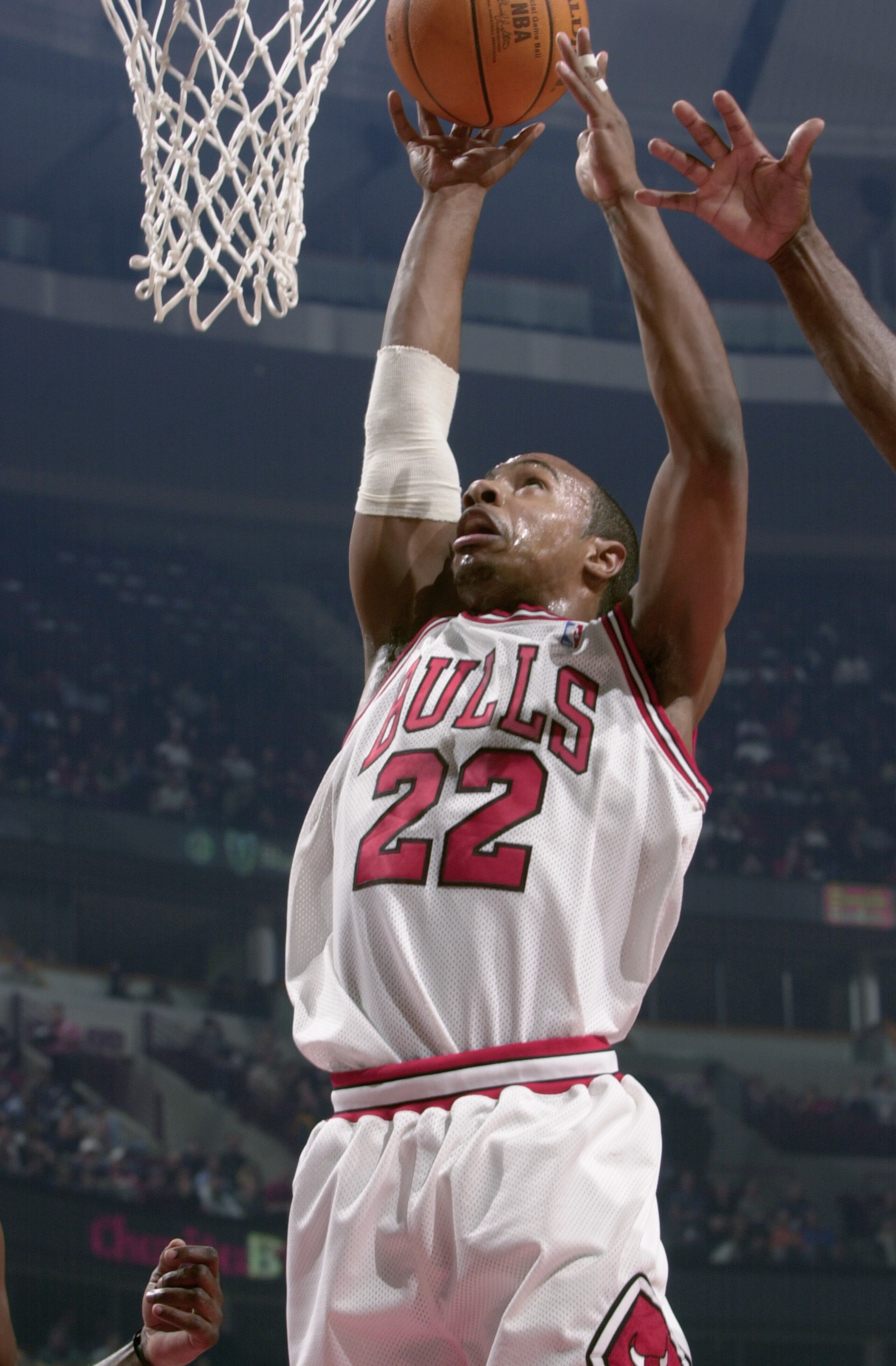 CHICAGO - DECEMBER 10: Jay Williams #22 of the Chicago Bulls goes up for the shot during the NBA game against the Orlando Magic at the United Center on December 10, 2002 in Chicago, Illinois. The Bulls won 107-87. NOTE TO USER: User expressly acknowle CHICAGO - DECEMBER 10: Jay Williams #22 of the Chicago Bulls goes up for the shot during the NBA game against the Orlando Magic at the United Center on December 10, 2002 in Chicago, Illinois. The Bulls won 107-87. NOTE TO USER: User expressly acknowle