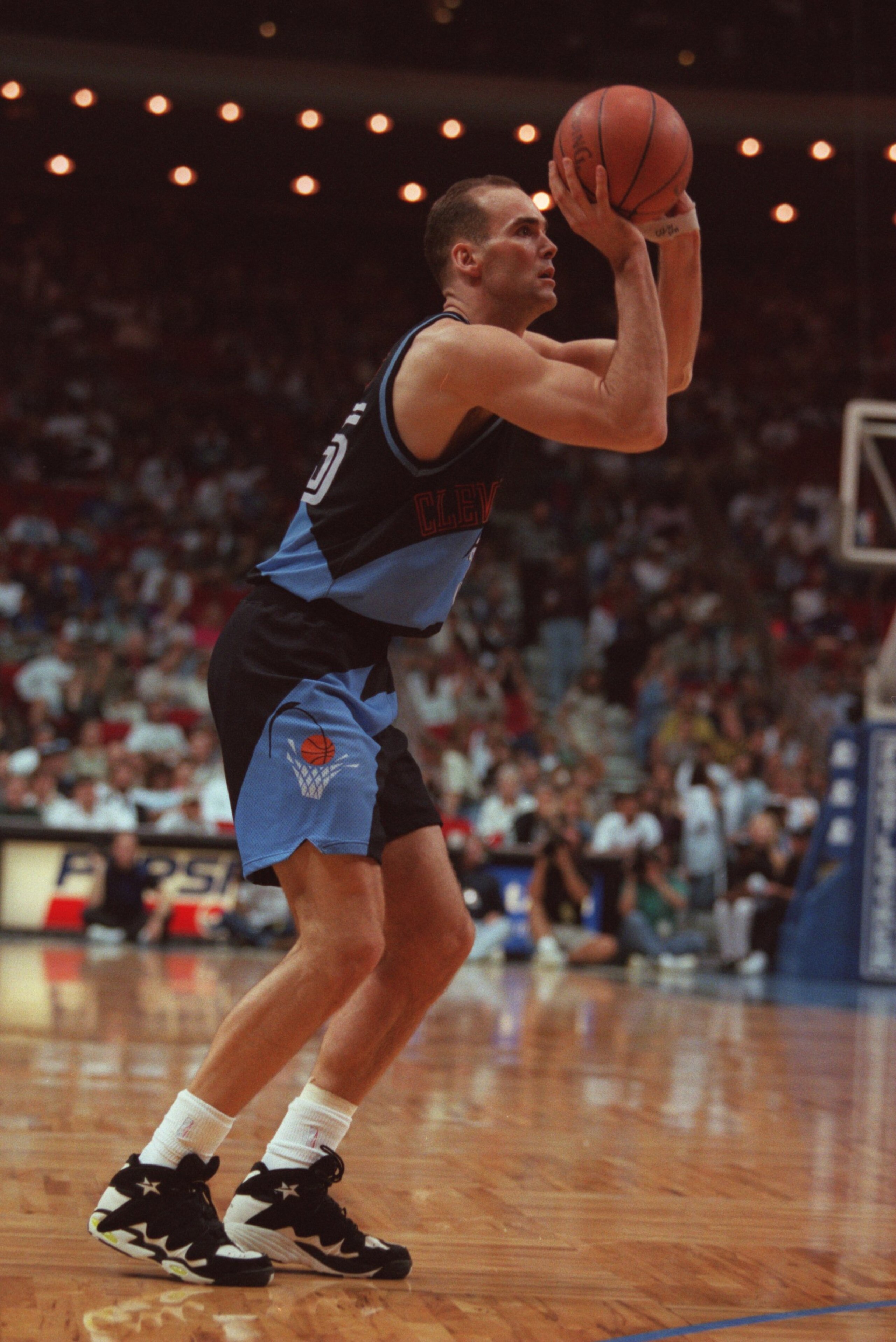 10 Apr 1996: Danny Ferry of the Cleveland Cavaliers sets to shoot during the Cavaliers 116-104 defeat by the Orlando Magic at the Orlando Arena in Orlando, Florida. Mandatory Credit: Allsport USA/Allsport 10 Apr 1996: Danny Ferry of the Cleveland Cavaliers sets to shoot during the Cavaliers 116-104 defeat by the Orlando Magic at the Orlando Arena in Orlando, Florida. Mandatory Credit: Allsport USA/Allsport