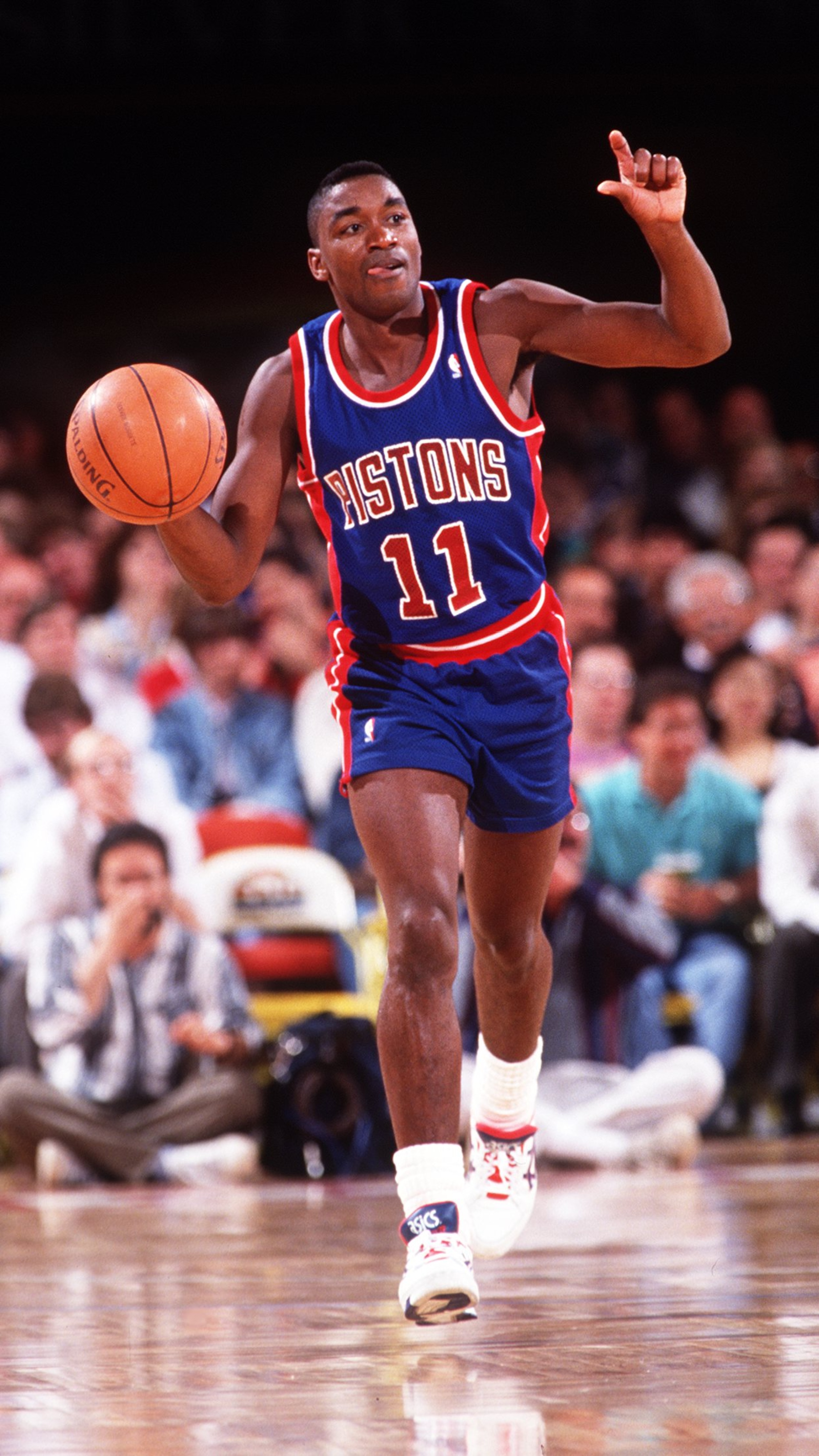 11 May 1994: DETROIT POINT GUARD ISIAH THOMAS DRIBBLES THE BALL WHILE CALLING AN OFFENSE DURING THE PISTONS GAME AT THE DENVER NUGGETS. 11 May 1994: DETROIT POINT GUARD ISIAH THOMAS DRIBBLES THE BALL WHILE CALLING AN OFFENSE DURING THE PISTONS GAME AT THE DENVER NUGGETS.