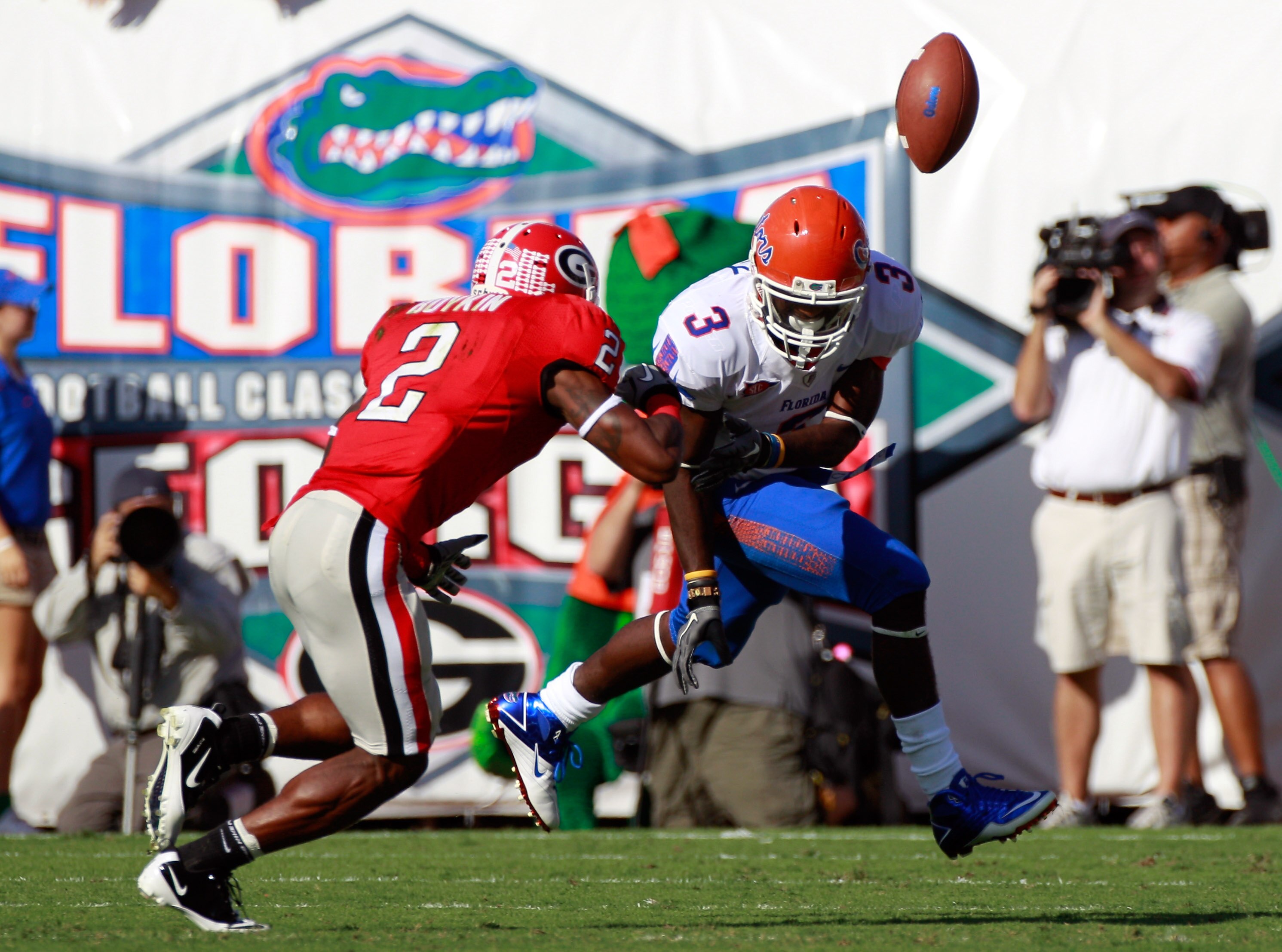 JACKSONVILLE, FL - OCTOBER 30:  Brandon Boykin #2 of the Georgia Bulldogs breaks up a pass atempt to Chris Rainey #3 of the Florida Gators during the game at EverBank Field on October 30, 2010 in Jacksonville, Florida.  (Photo by Sam Greenwood/Getty Image