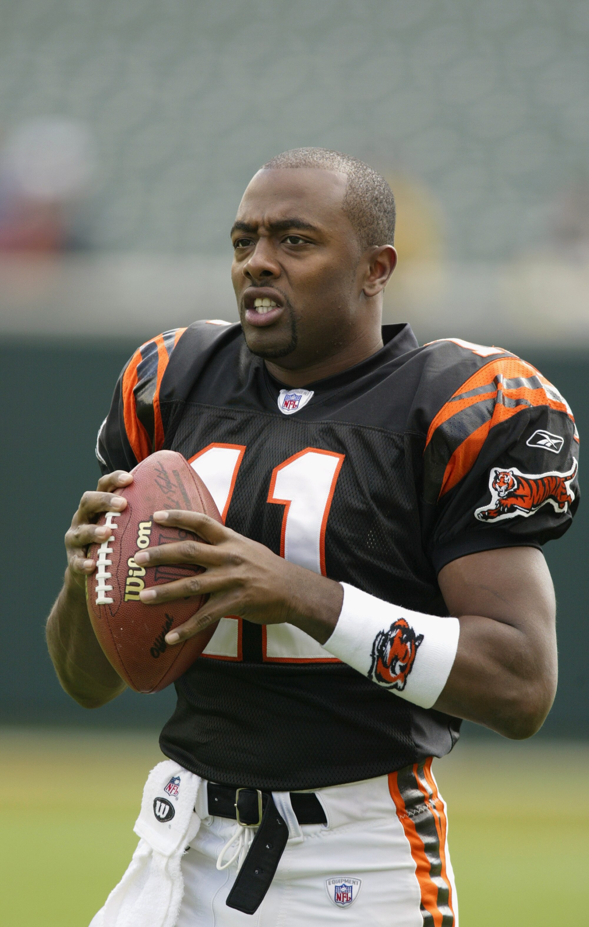 CINCINNATI - OCTOBER 13:  Akili Smith #11 of the Cincinnati Bengals before a game against the Pittsburgh Steelers at Paul Brown Stadium on October 13, 2002 in Cincinnati, Ohio.  The Steelers beat the Bengals 34-7. (Photo by Tom Pidgeon/Getty Images)