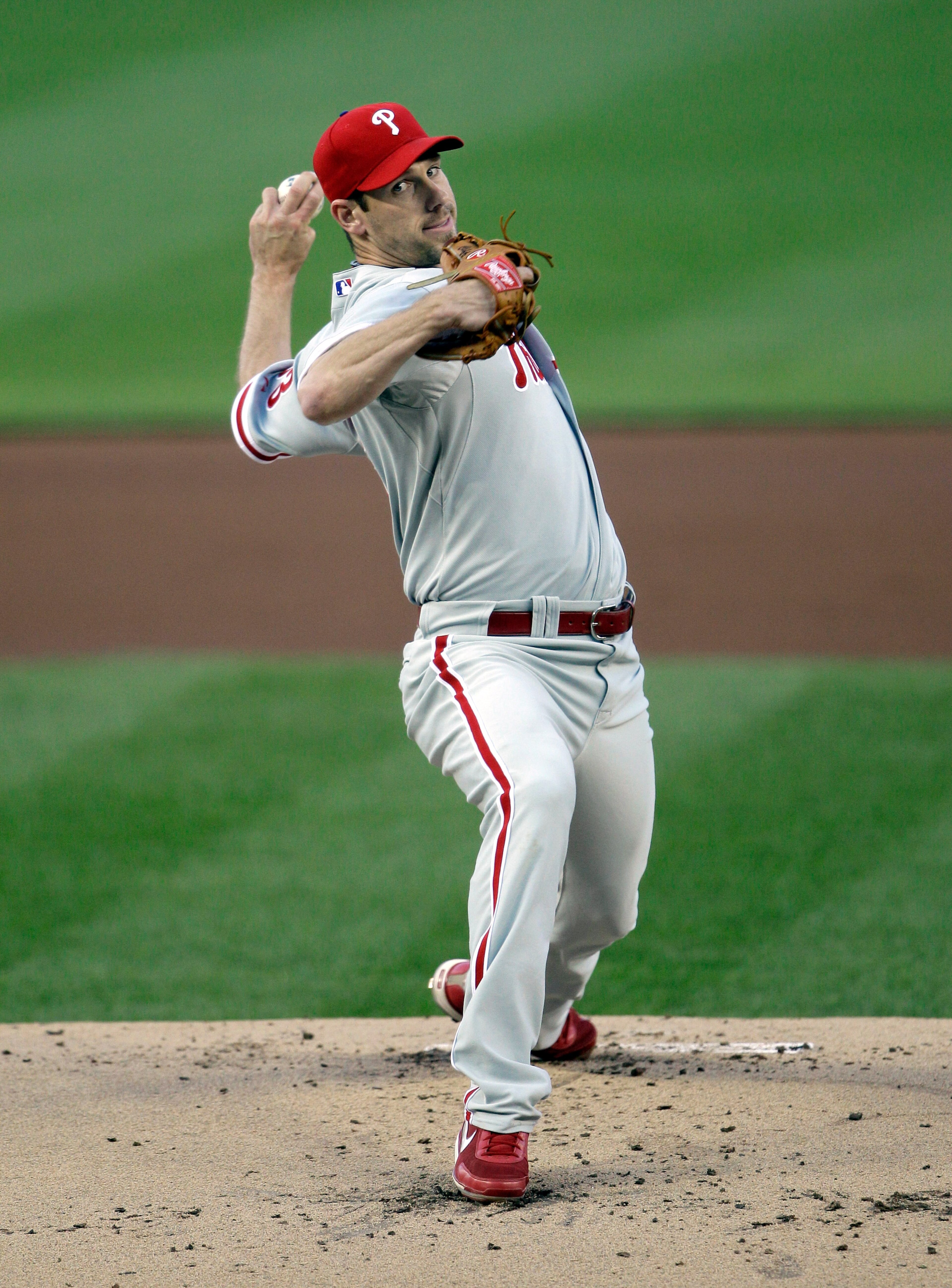 WASHINGTON, DC - APRIL 14: Starting pitcher Cliff Lee #33 of the Philadelphia Phillies delivers to a Washington Nationals batter during the first inning at Nationals Park on April 14, 2011 in Washington, DC.  (Photo by Rob Carr/Getty Images)