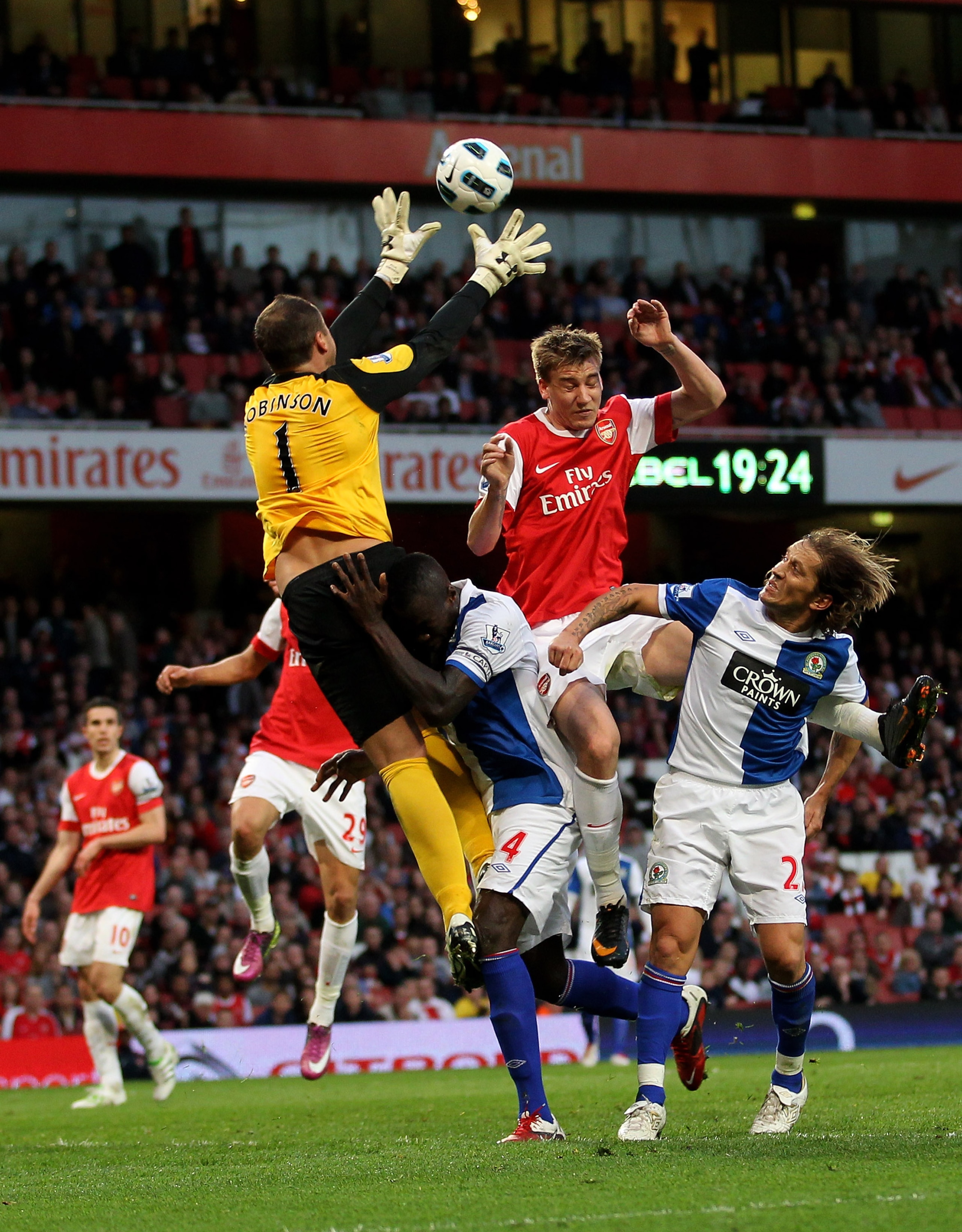LONDON, ENGLAND - APRIL 02: Paul Robinson of Blackburn makes a save from Nicklas Bendtner of Arsenal during the Barclays Premier League match between Arsenal and Blackburn Rovers at the Emirates Stadium on April 2, 2011 in London, England. (Photo by Jul LONDON, ENGLAND - APRIL 02: Paul Robinson of Blackburn makes a save from Nicklas Bendtner of Arsenal during the Barclays Premier League match between Arsenal and Blackburn Rovers at the Emirates Stadium on April 2, 2011 in London, England. (Photo by Jul