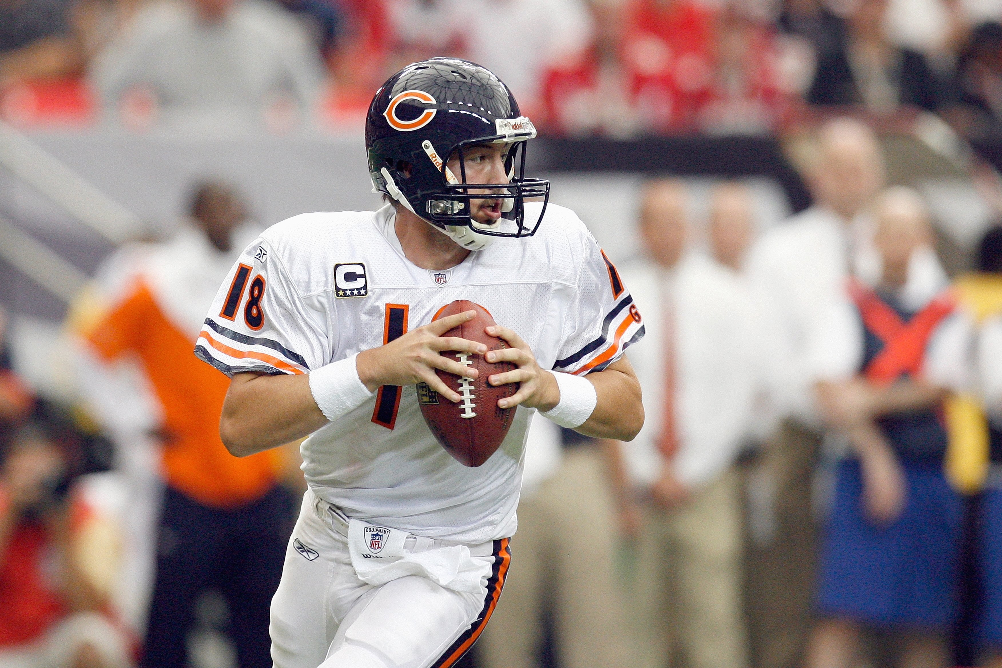 ATLANTA - OCTOBER 12:  Quarterback Kyle Orton #18 of the Chicago Bears drops back to pass during the game against the Atlanta Falcons at the Georgia Dome on October 12, 2008 in Atlanta, Georgia.  (Photo by Kevin C. Cox/Getty Images)
