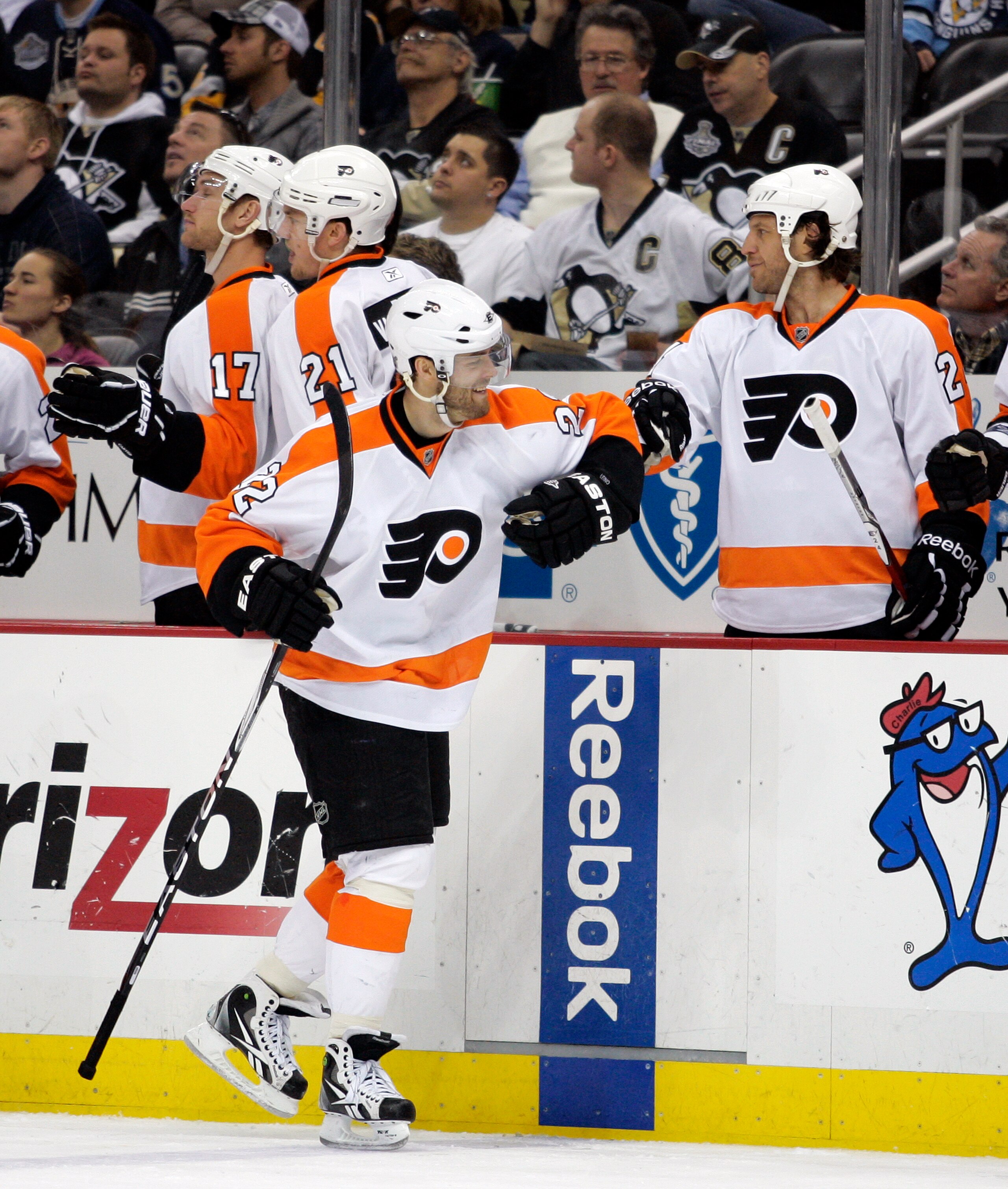 PITTSBURGH, PA - MARCH 29:  Ville Leino #22 of the Philadelphia Flyers celebrates his second third period goal against the Pittsburgh Penguins at Consol Energy Center on March 29, 2011 in Pittsburgh, Pennsylvania.  The Flyers defeated the Penguins 5-2.  (
