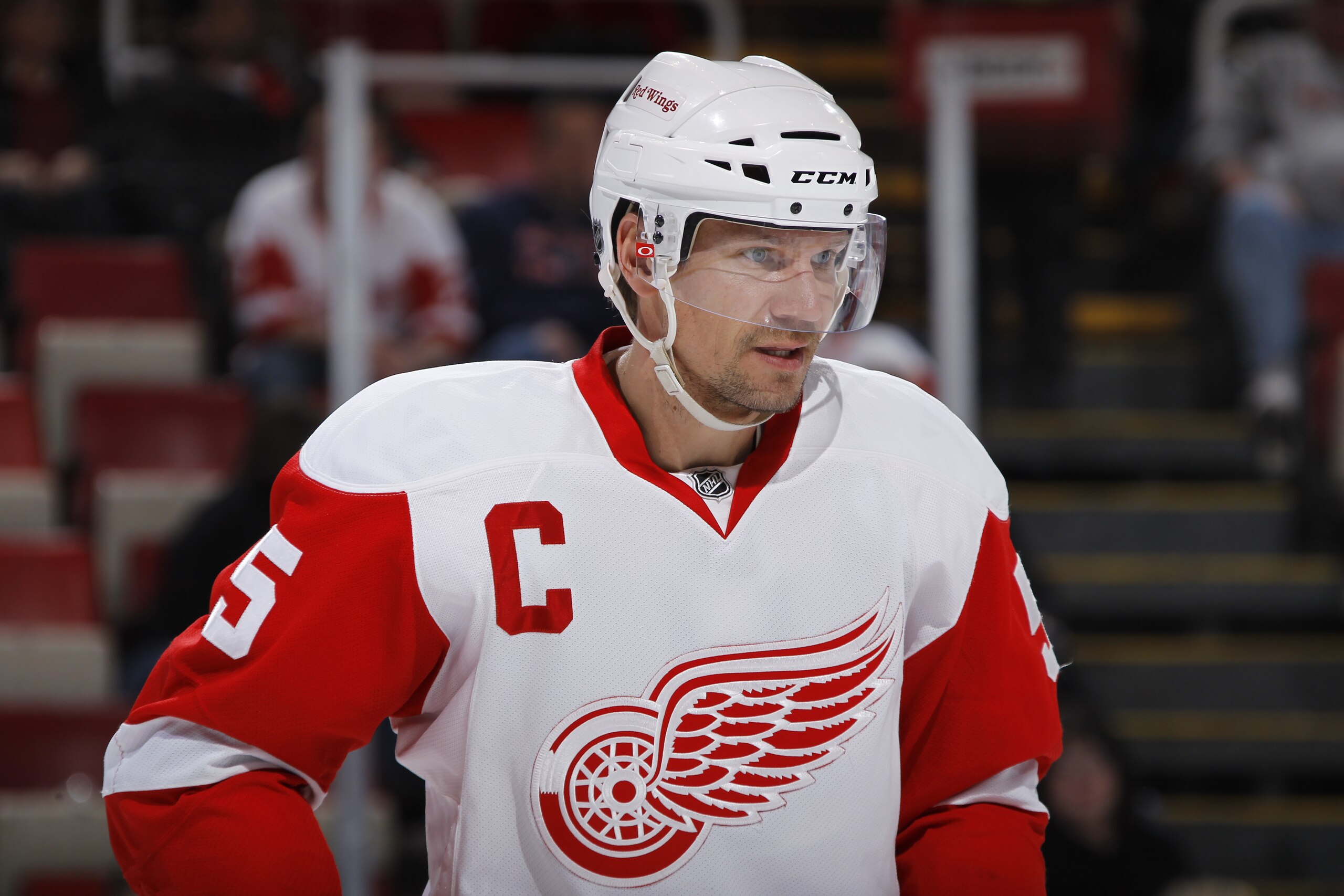 DETROIT, MI - MARCH 30:  Nicklas Lidstrom #5 of the Detroit Red Wings looks on the St. Louis Blues at Joe Louis Arena on March 30, 2011 in Detroit, Michigan.  (Photo by Gregory Shamus/Getty Images)