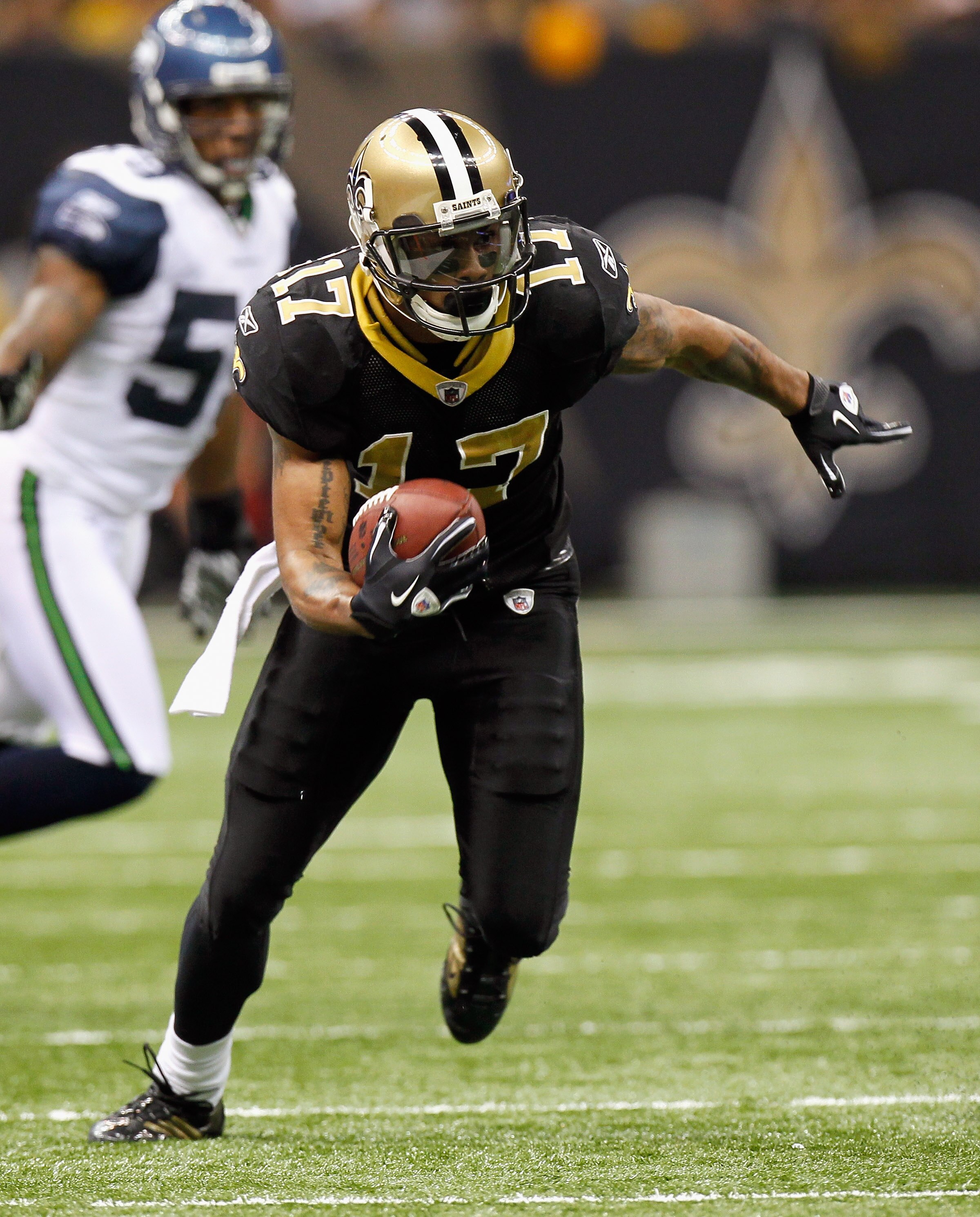 NEW ORLEANS - NOVEMBER 21:  Robert Meachem #17 of the New Orleans Saints against the Seattle Seahawks at Louisiana Superdome on November 21, 2010 in New Orleans, Louisiana.  (Photo by Kevin C. Cox/Getty Images)