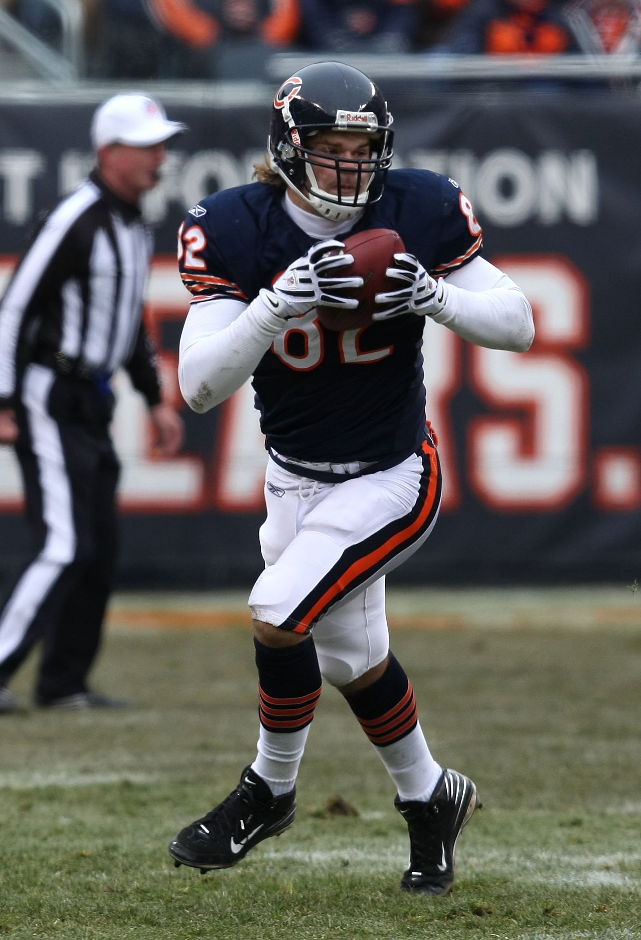 CHICAGO - DECEMBER 07: Greg Olsen #82 of the Chicago Bearscatches a pass against the Jacksonville Jaguars on December 7, 2008 at Soldier Field in Chicago, Illinois. The Bears defeated the Jaguars 23-10. (Photo by Jonathan Daniel/Getty Images)