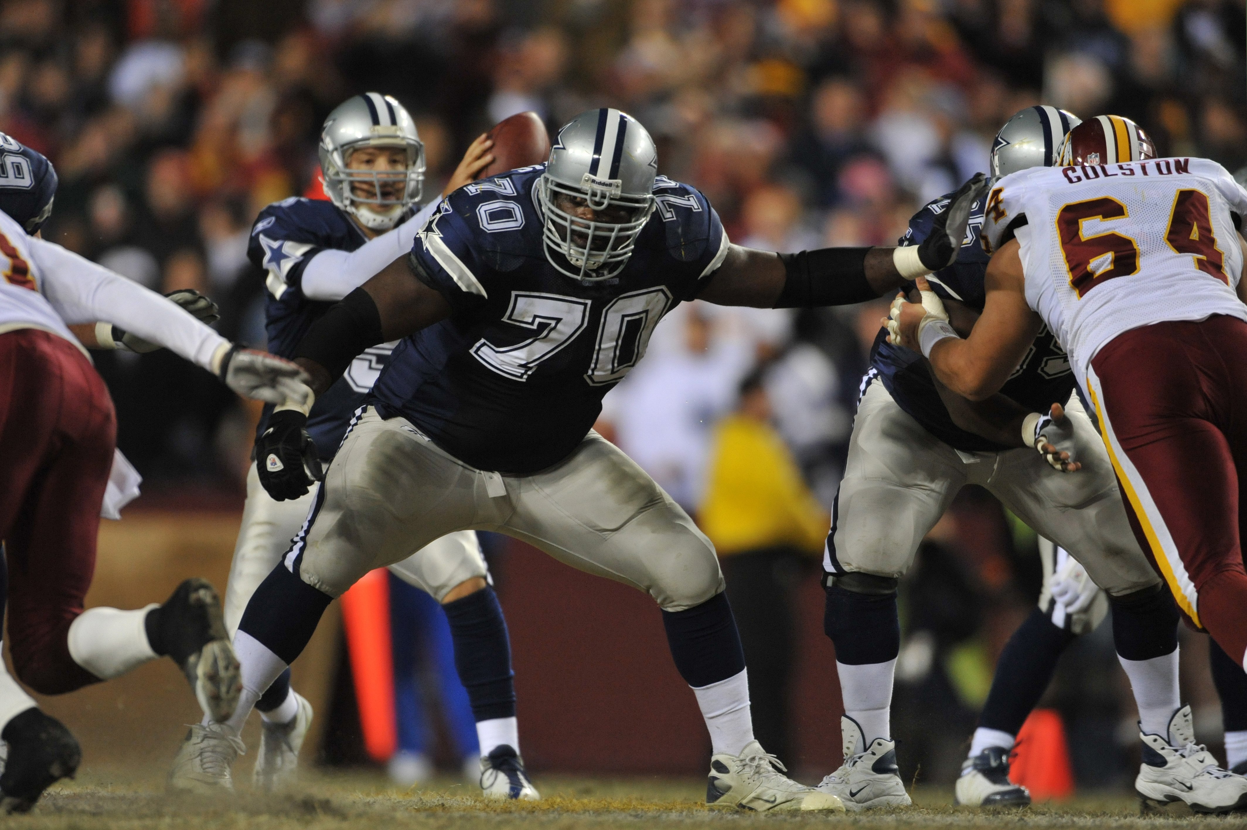 LANDOVER, MD - DECEMBER 27:  Leonard Davis #70 of the Dallas Cowboys defends against the Washington Redskins at FedExField on December 27, 2009 in Landover, Maryland. The Cowboys defeated the Redskins 17-0. (Photo by Larry French/Getty Images)
