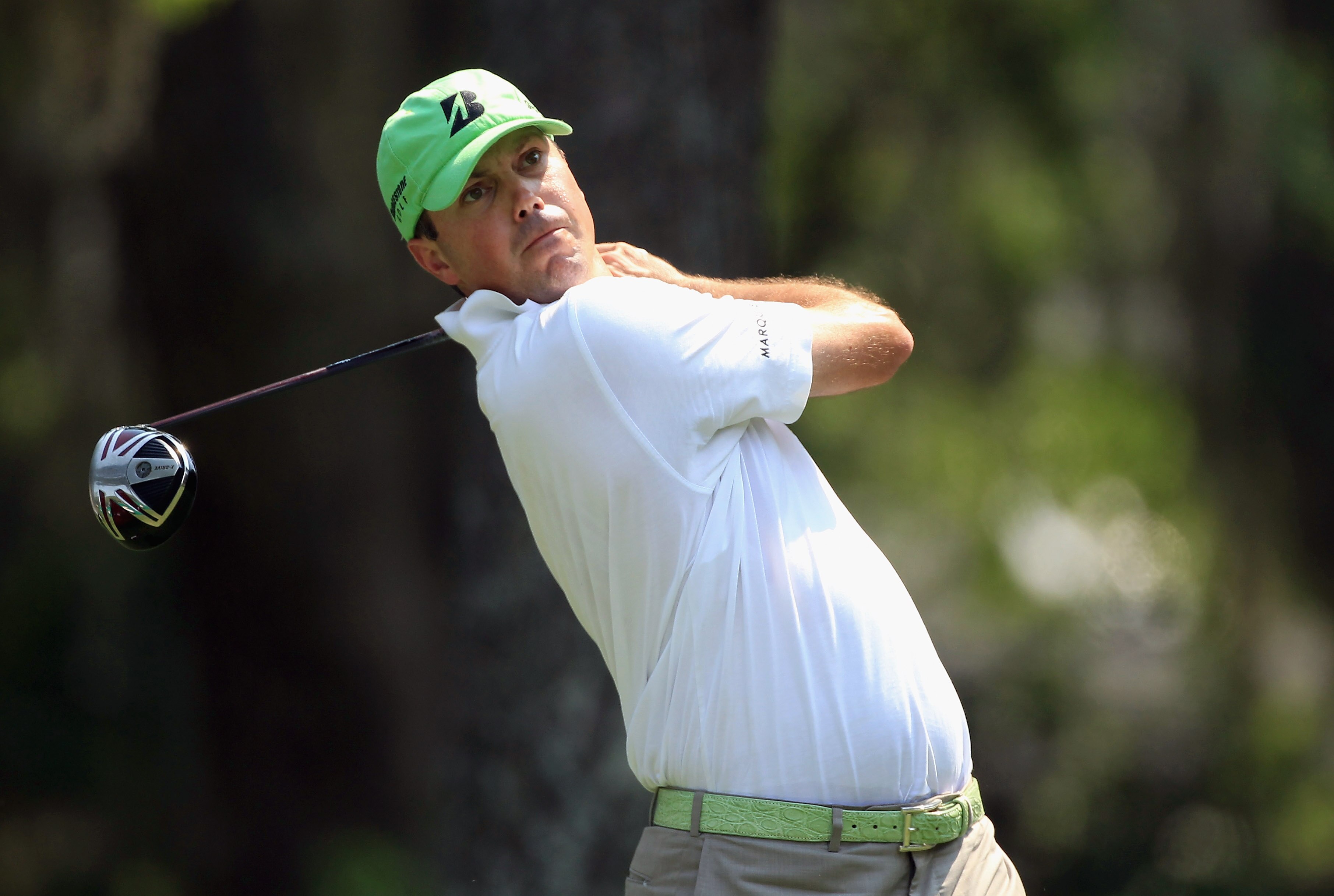 HILTON HEAD ISLAND, SC - APRIL 21:  Matt Kuchar hits his tee shot on the 8th hole during the first round of The Heritage at Harbour Town Golf Links on April 21, 2011 in Hilton Head Island, South Carolina.  (Photo by Streeter Lecka/Getty Images)