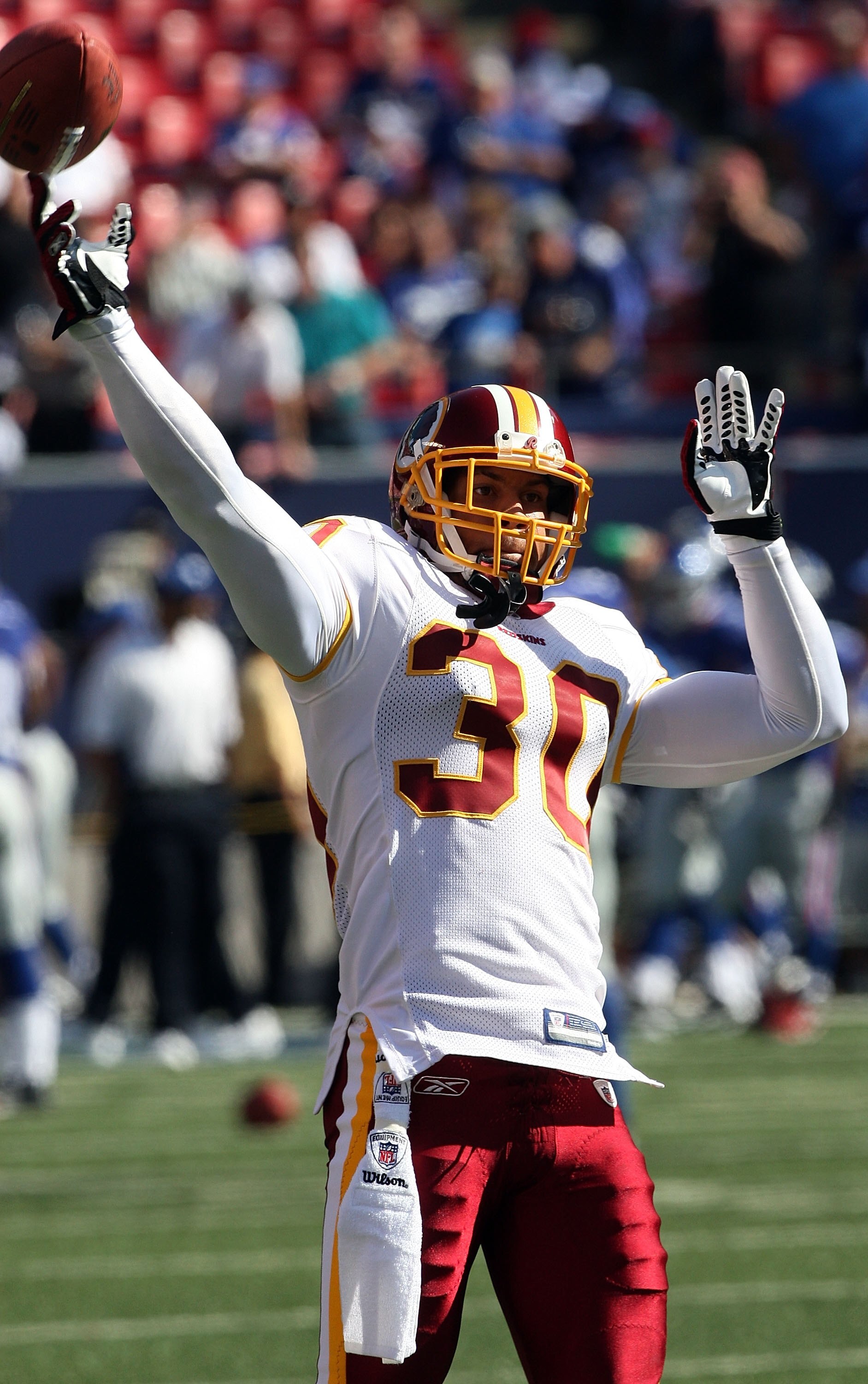 EAST RUTHERFORD, NJ - SEPTEMBER 13:  LaRon Landry #30 of the Washington Redskins warms up before playing the New York Giants on September 13, 2009 at Giants Stadium in East Rutherford, New Jersey.  (Photo by Jim McIsaac/Getty Images)