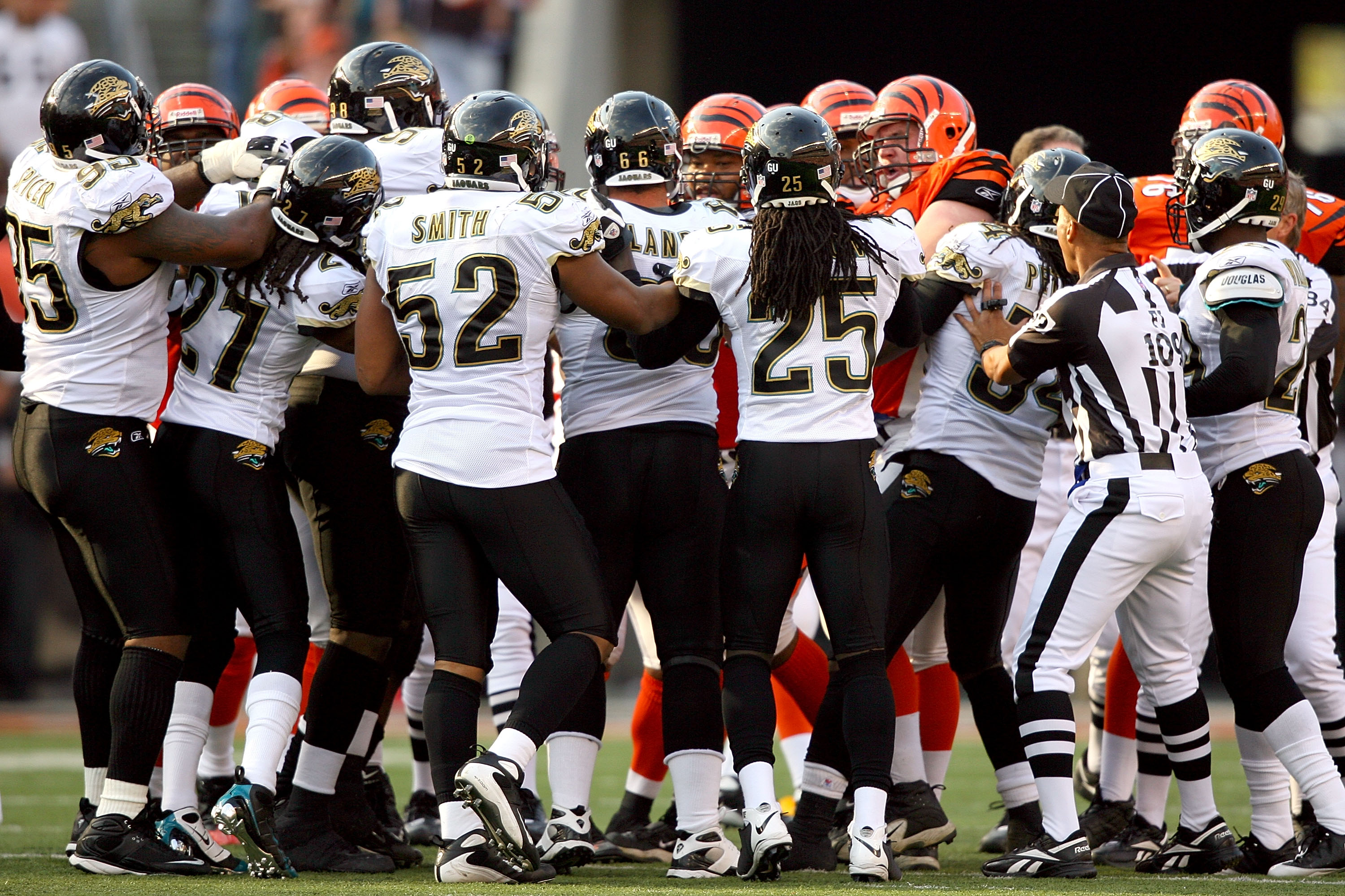 CINCINNATI - NOVEMBER 02:  Members of the Jacksonville Jaguars are separated from the Cincinnati Bengals after a scuffle at Paul Brown Stadium November 2, 2008 in Cincinnati, Ohio.  (Photo by Matthew Stockman/Getty Images)