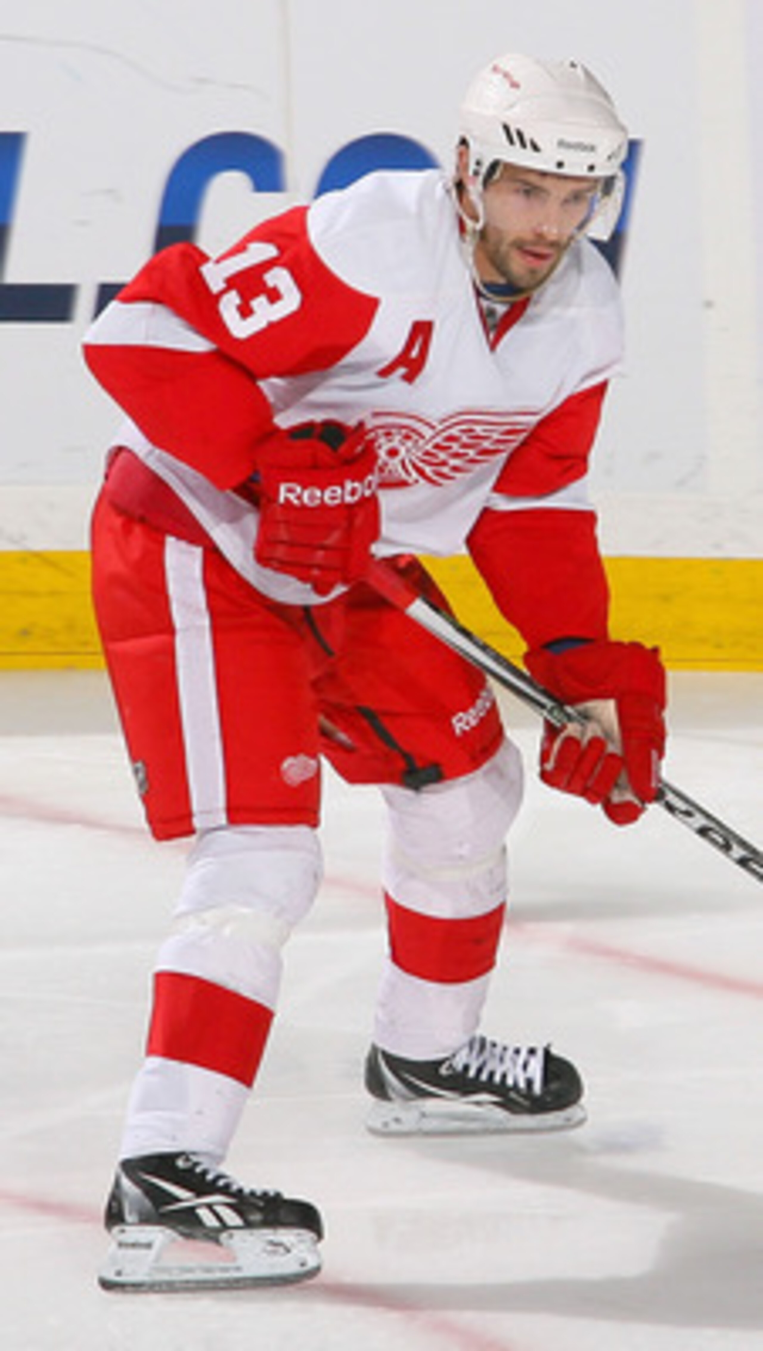 BUFFALO, NY - FEBRUARY 26: Pavel Datsyuk #13 of the Detroit Red Wings skates against the Buffalo Sabres  at HSBC Arena on February 26, 2011 in Buffalo, New York. Detroit won 3-2 in a shootout.  (Photo by Rick Stewart/Getty Images)