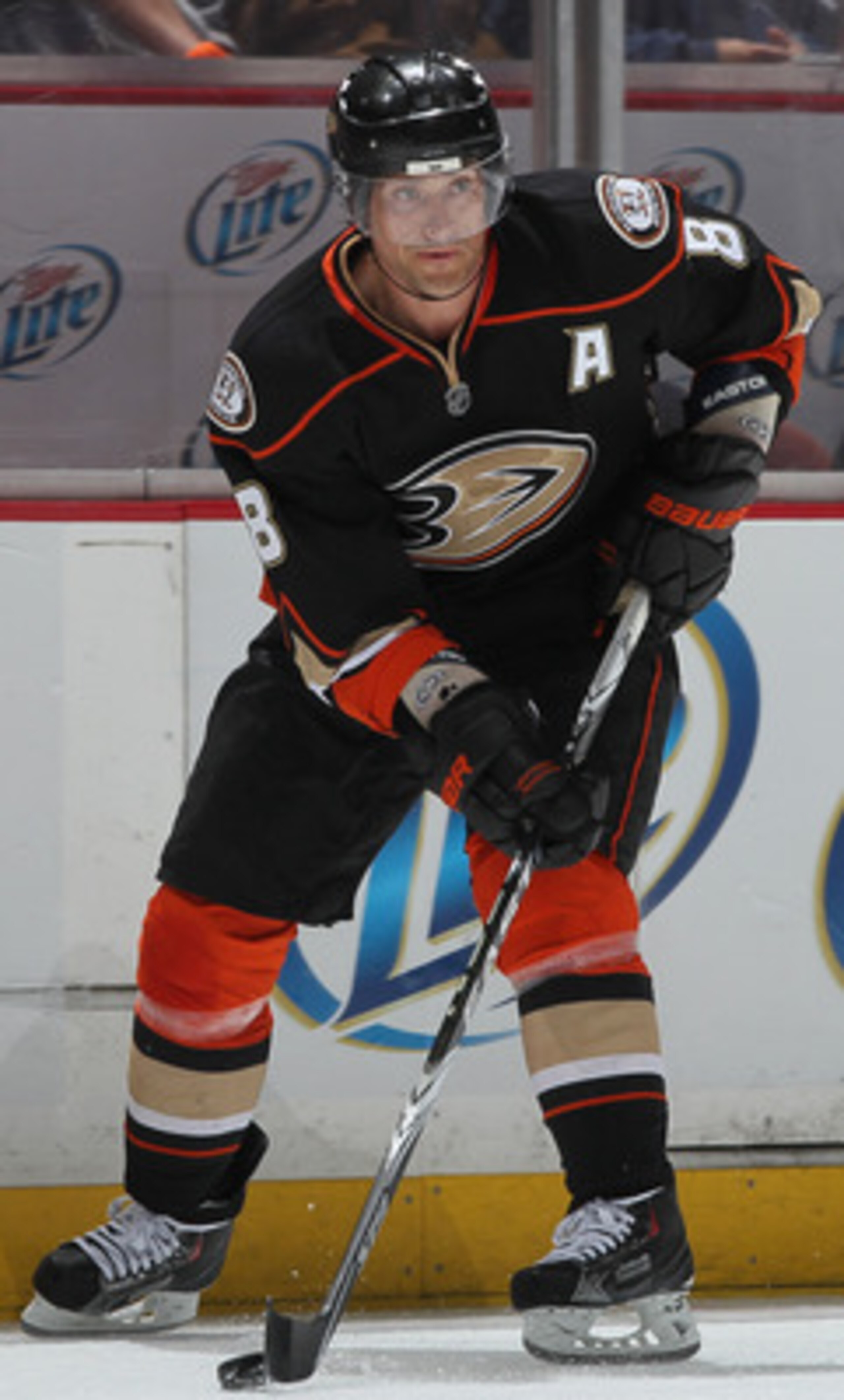 ANAHEIM, CA - APRIL 13:  Teemu Selanne #8 of the Anaheim Ducks skates against the Nashville Predators in Game One of the Western Conference Quarterfinals during the 2011 NHL Stanley Cup Playoffs at Honda Center on April 13, 2011 in Anaheim, California. Th
